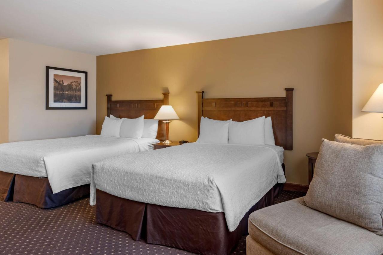 Queen Suite Two Queen Beds