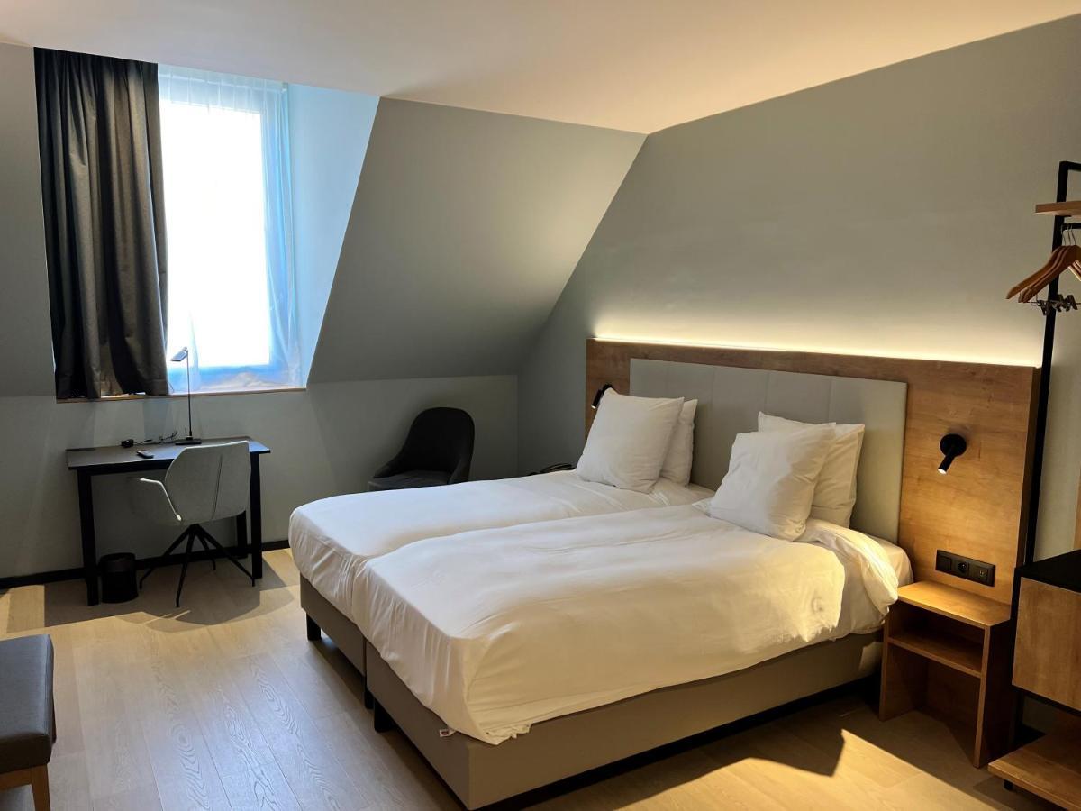 Standard Room Accessible