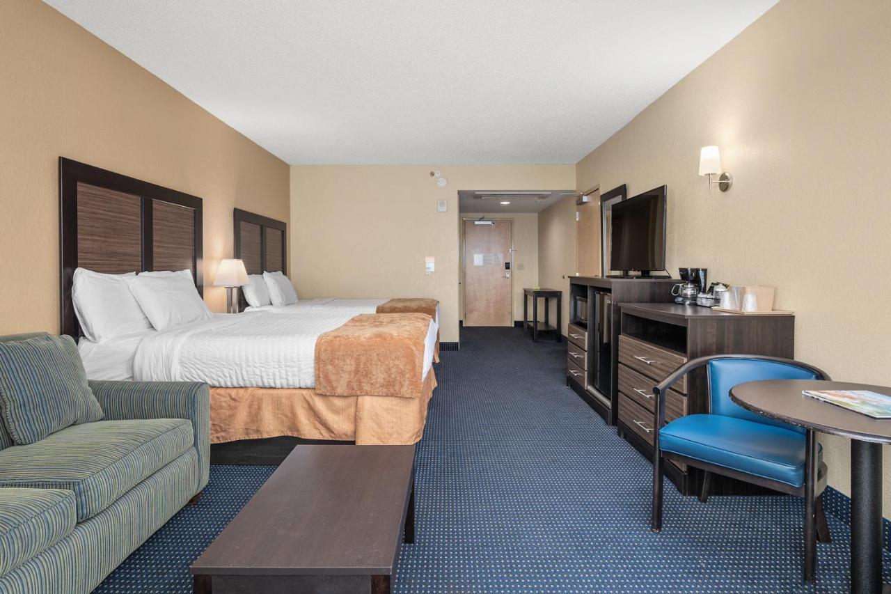 Queen Room Two Queen Beds Sofa Partial Ocean View-No Pets Allowed
