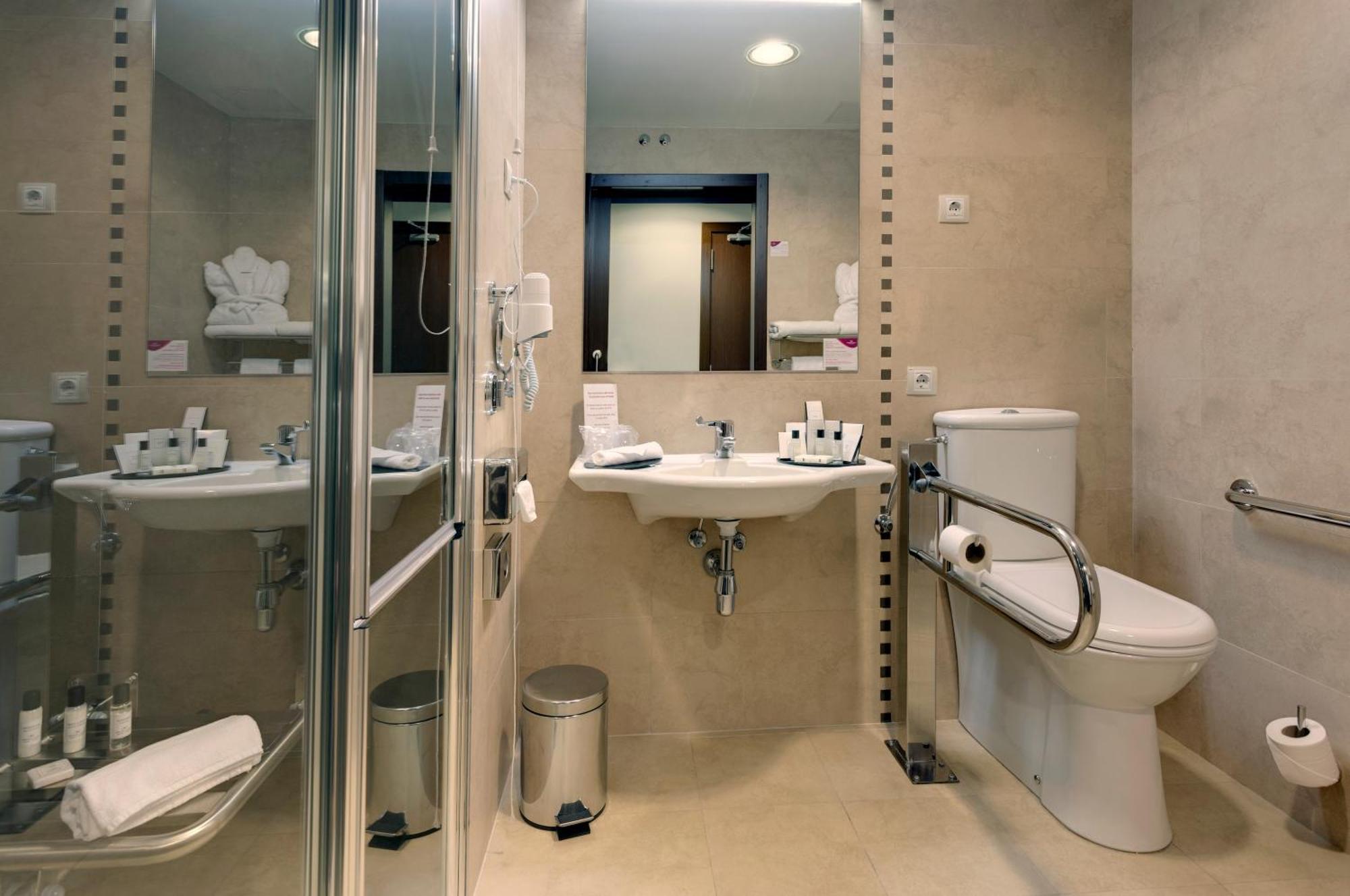 Standard King Room - Accessible