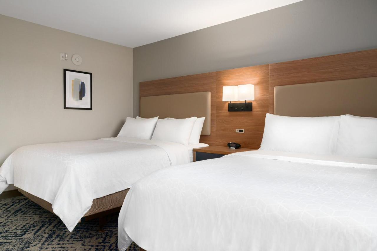 Queen Suite with Two Queen Beds