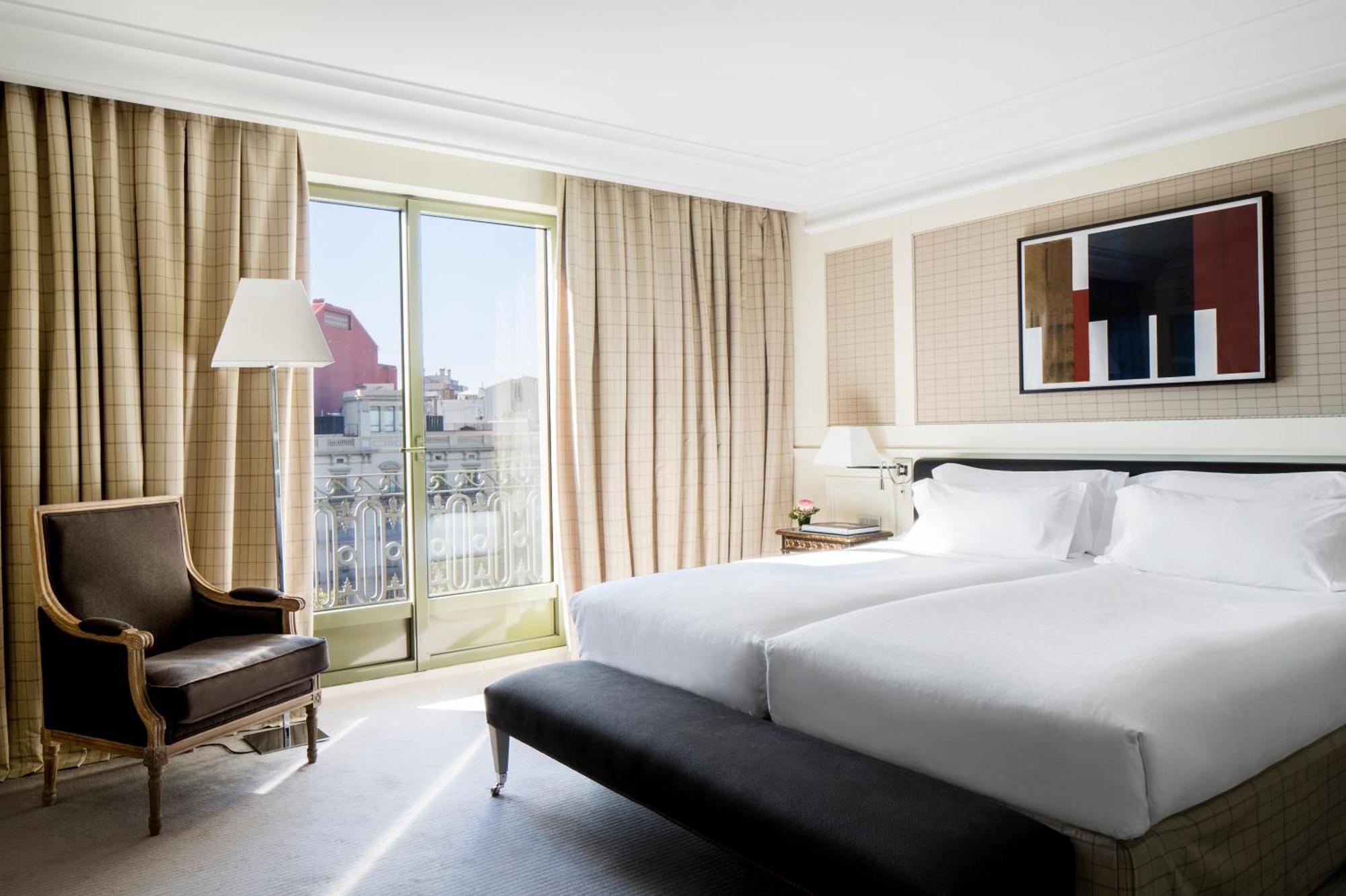 Deluxe Double or Twin Room Landmark View