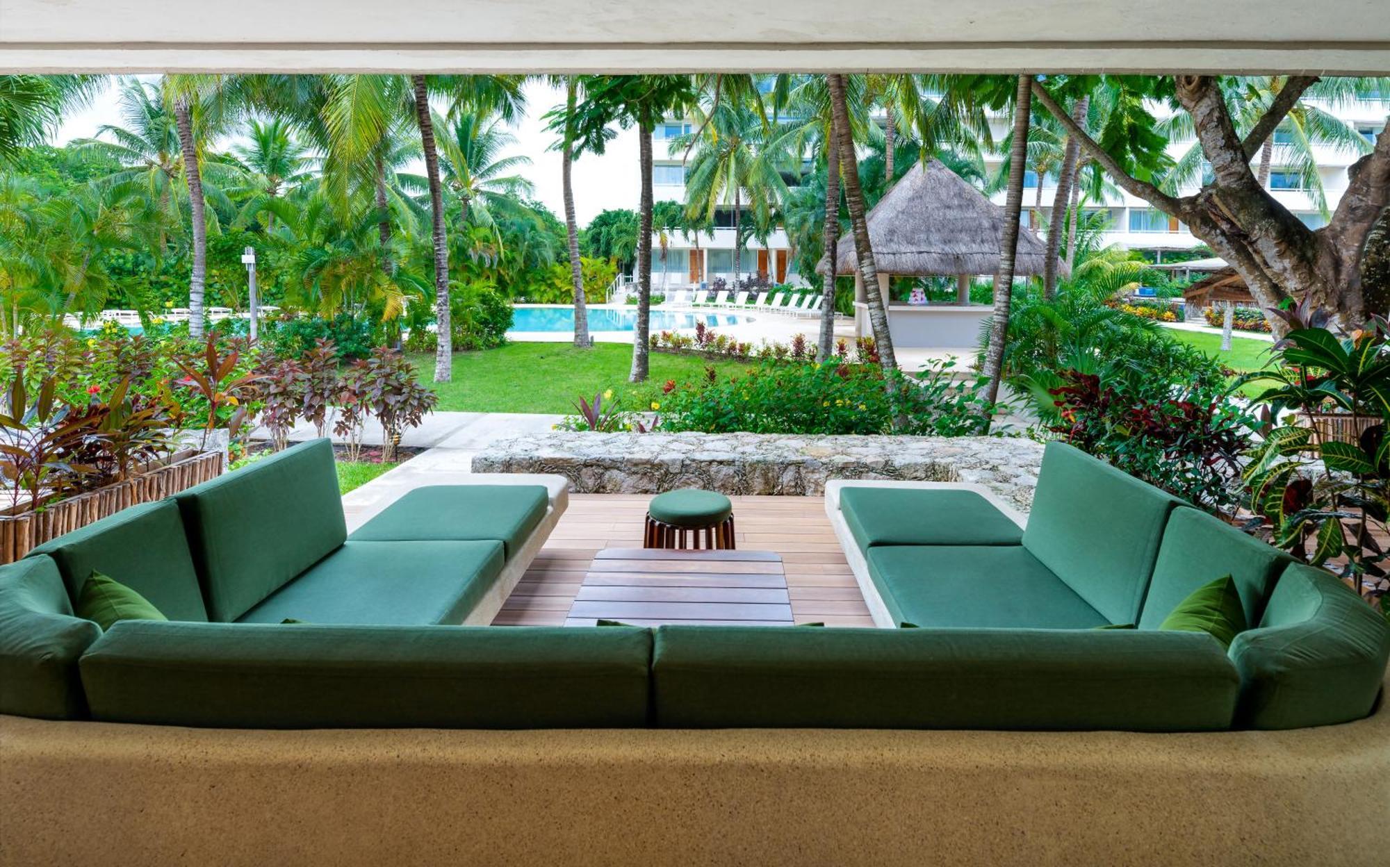 Premium pool access Two Double Beds