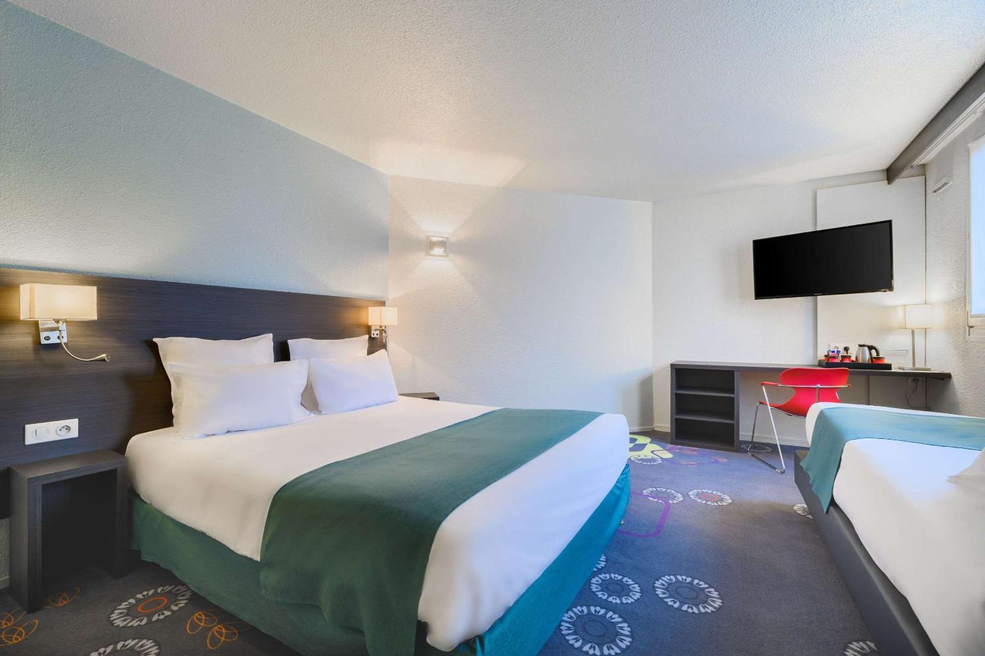 1 Double Bed 3 Single Beds,1273565944:JPEG