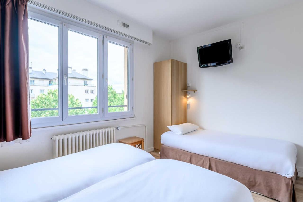 Classic Triple Room 3 Single Beds