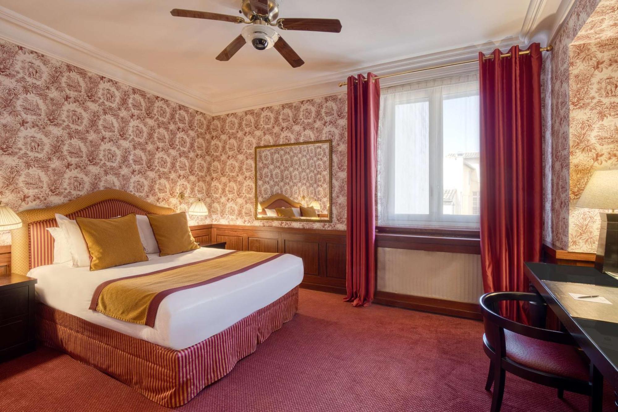 Comfort Queen Room