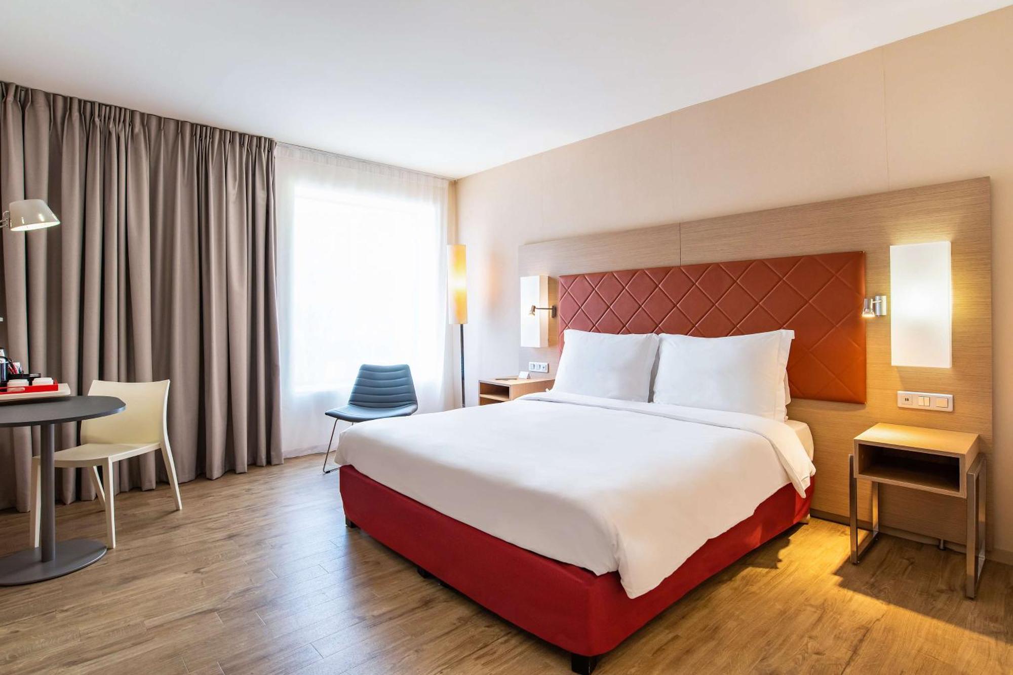 Standard Room,1273888873:JPEG