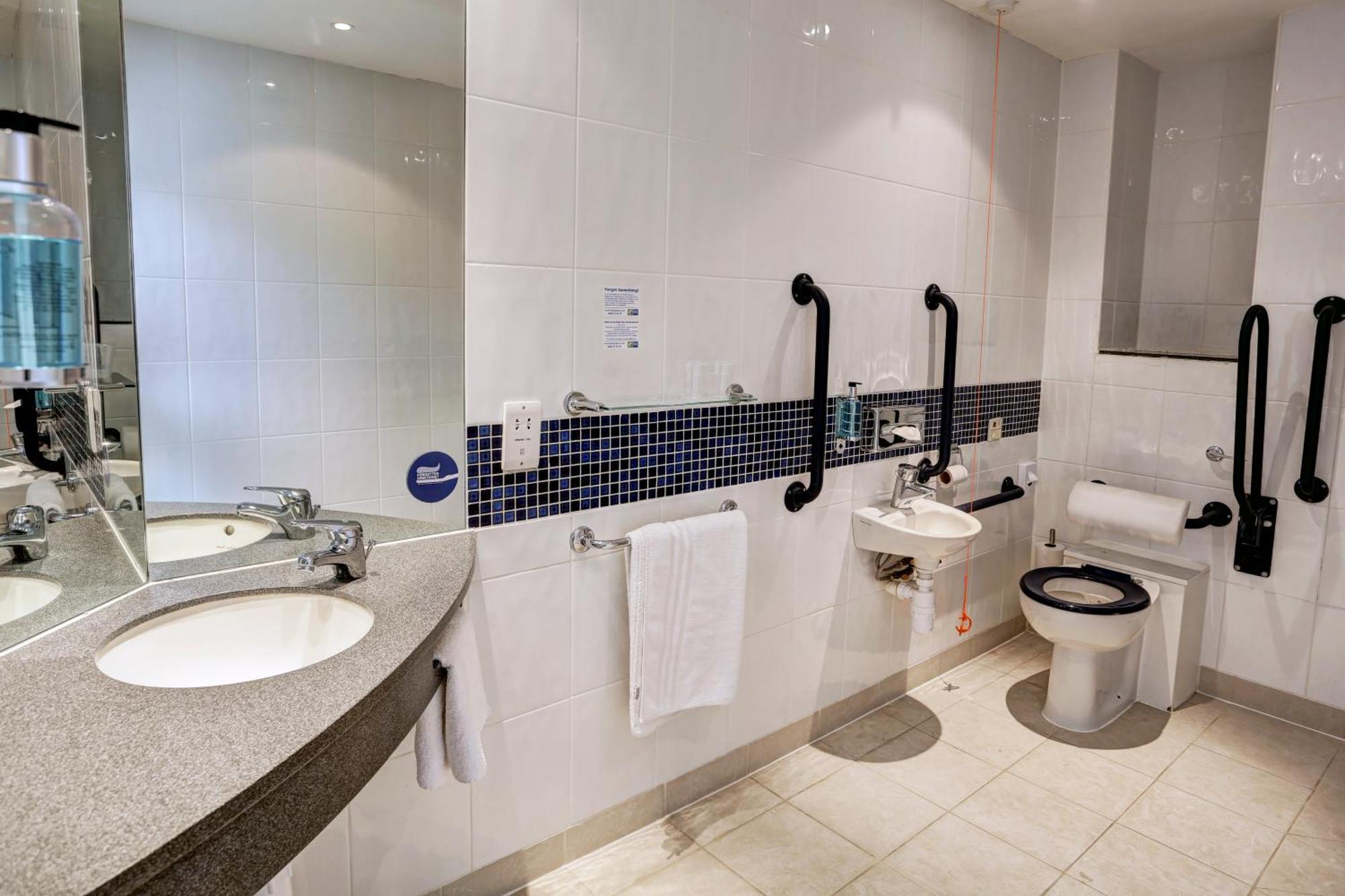 Double Room Hot Accessible
