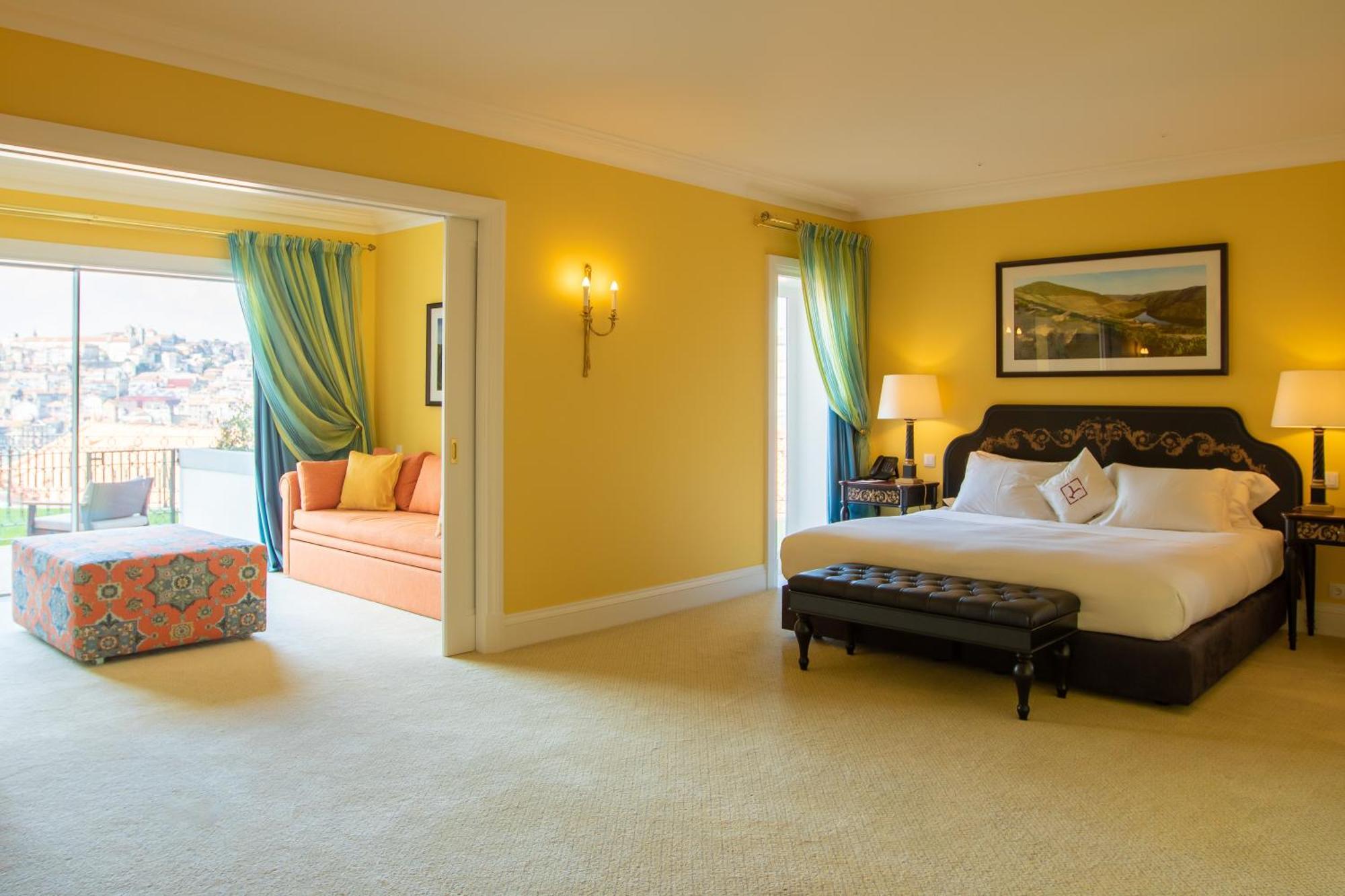 Deluxe Suite Panoramic River View