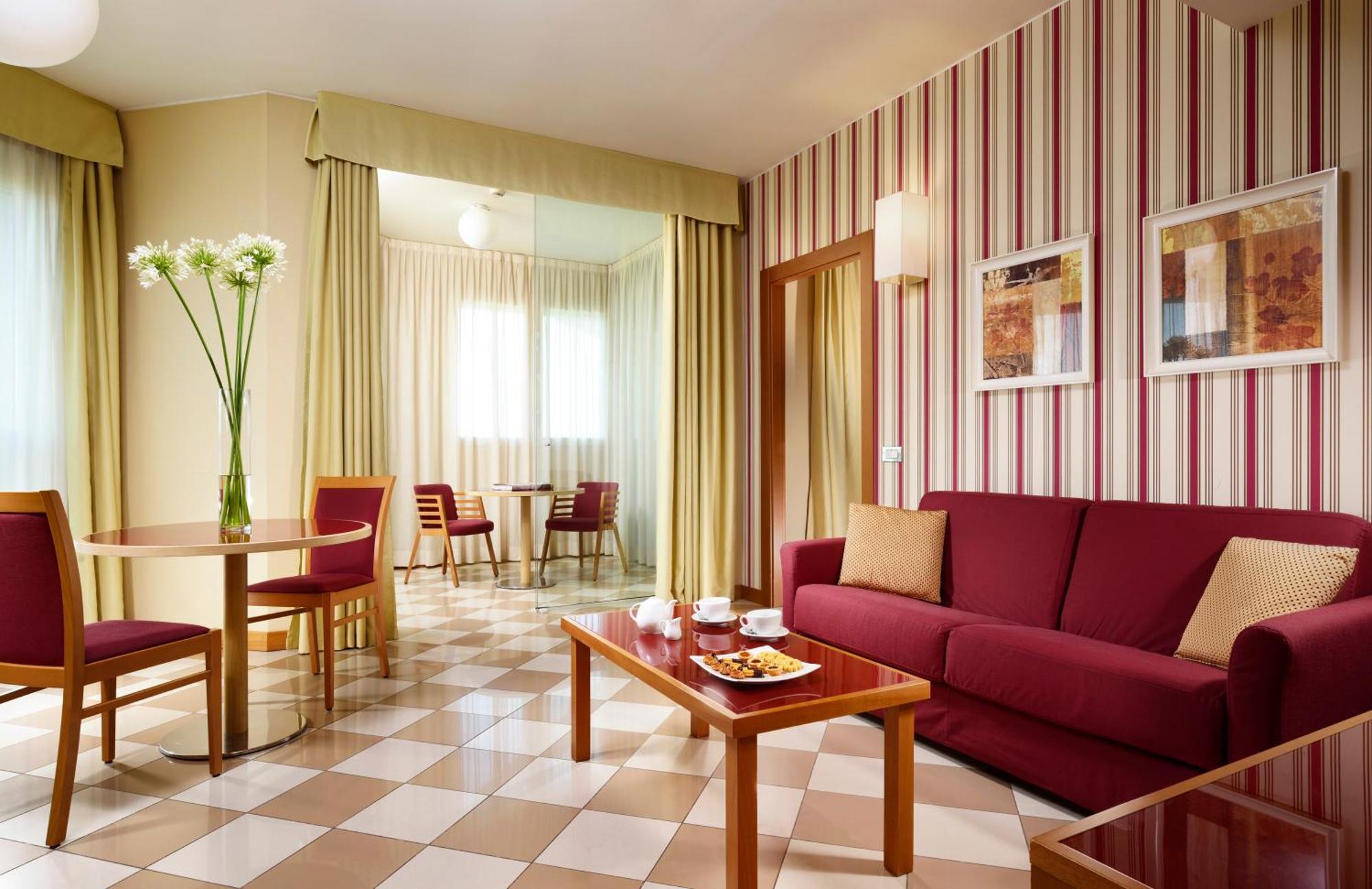 Superior One-Bedroom Apartment