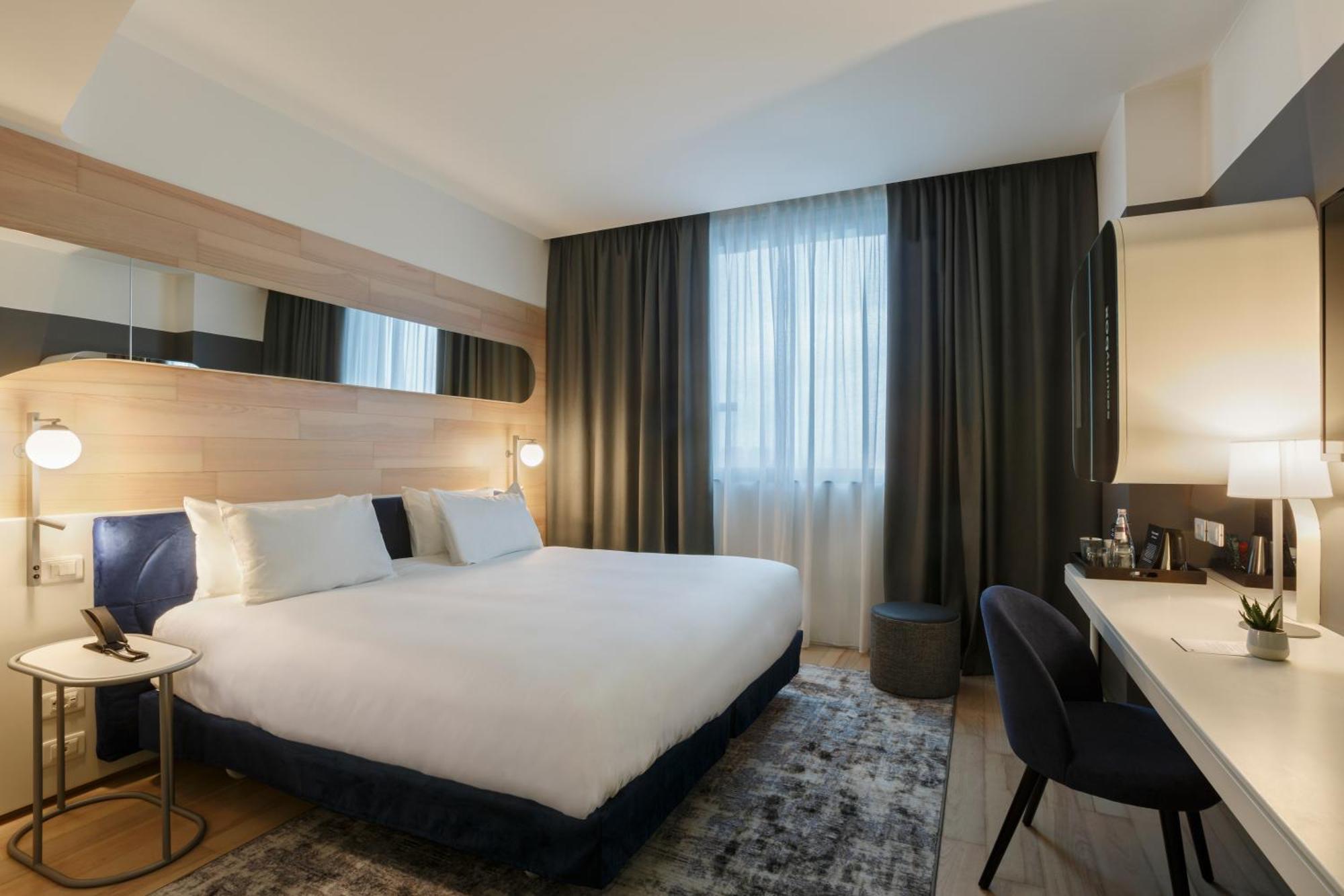 Standard King Room