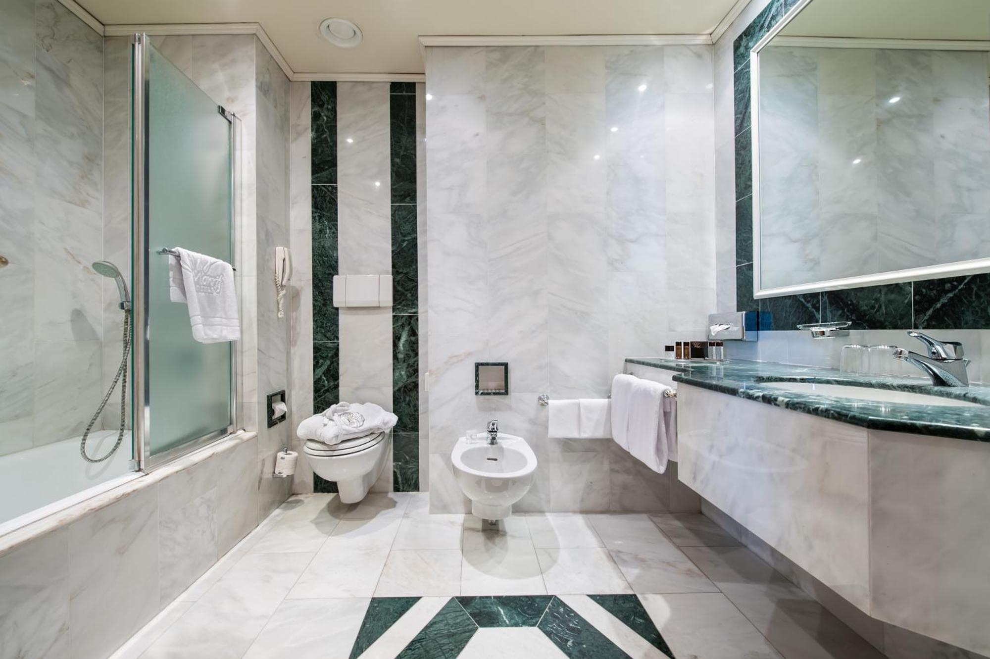 Classic Triple Room,1274532379:JPEG