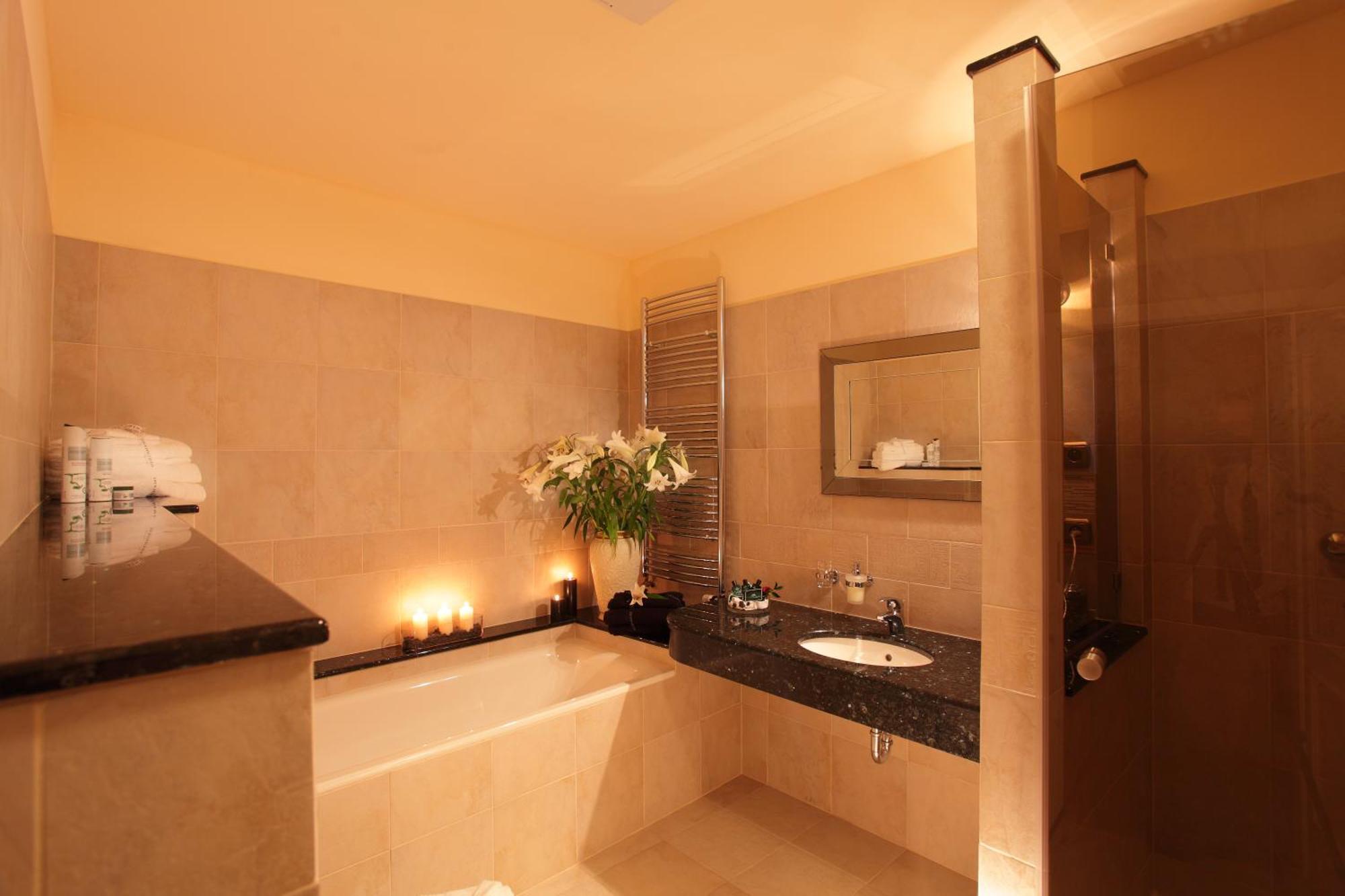 Luxury One-Bedroom Apartment