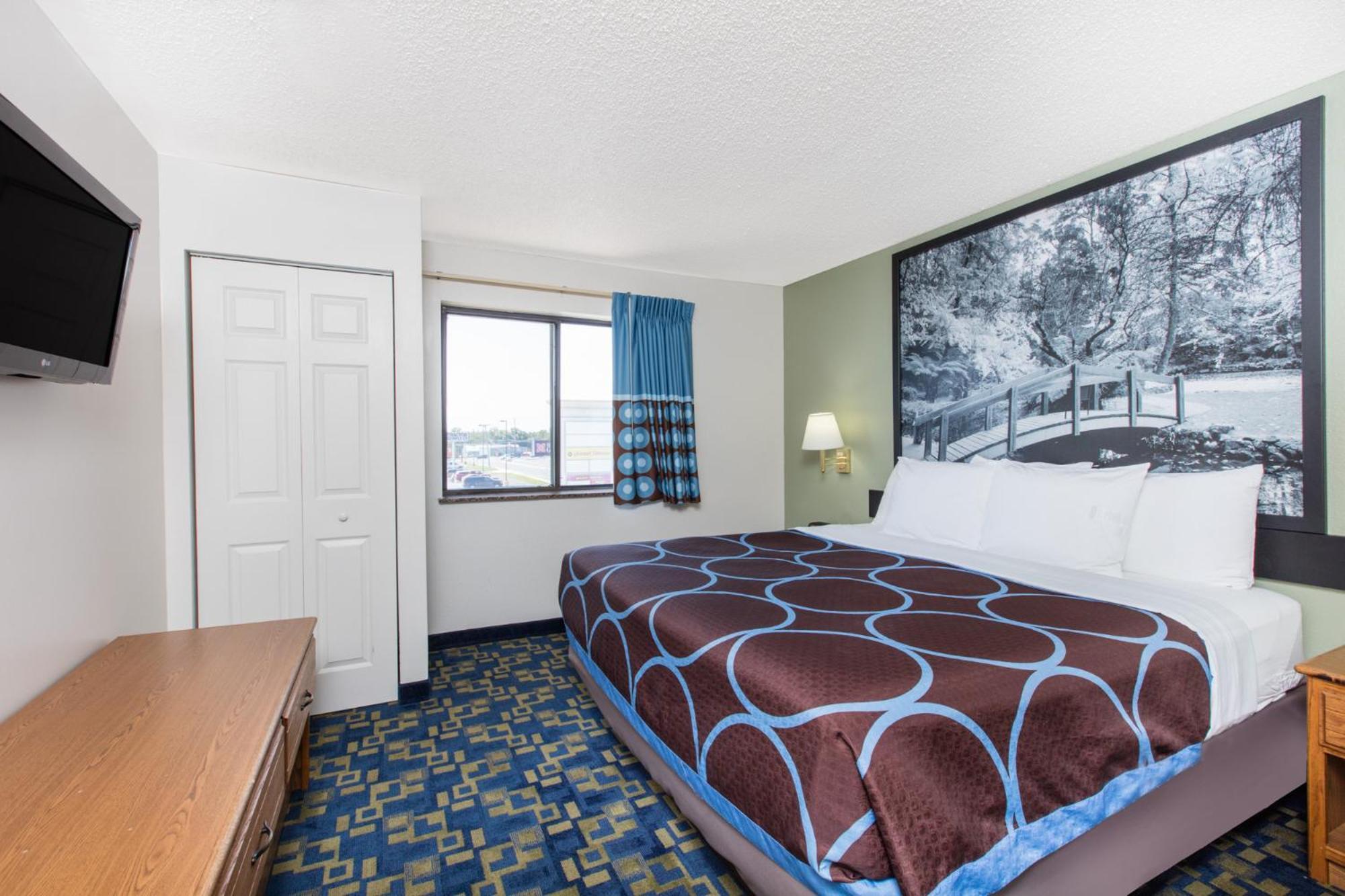 One-Bedroom King Suite Non-Smoking