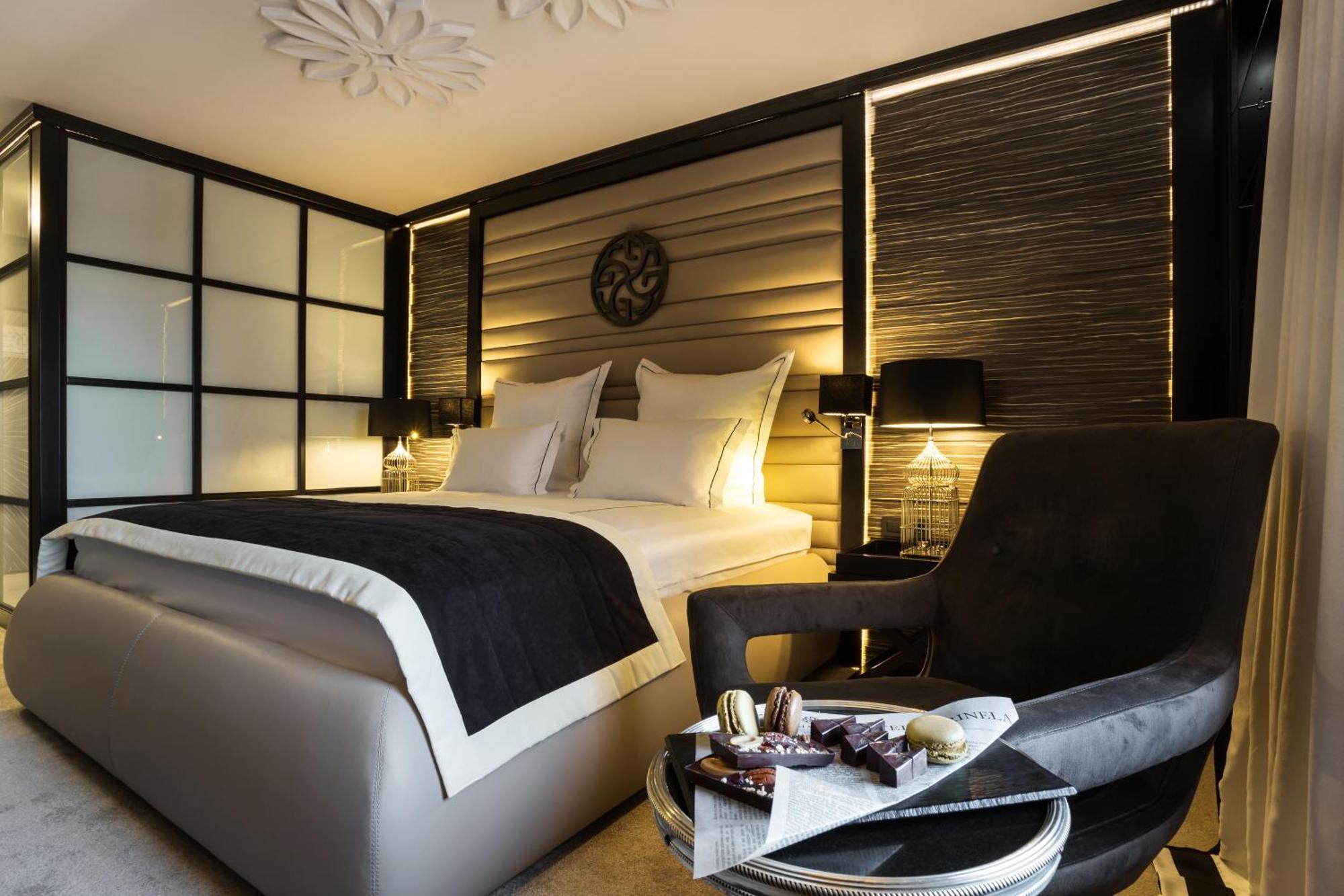 Premium King Room