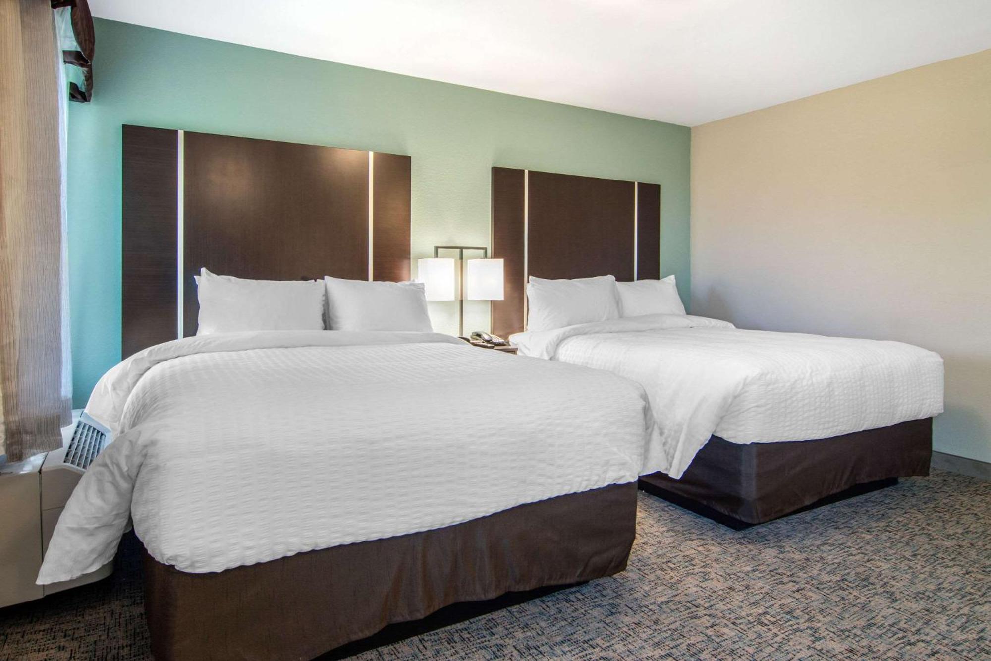 Queen Room with Two Queen Beds - Accessible/Non-Smoking