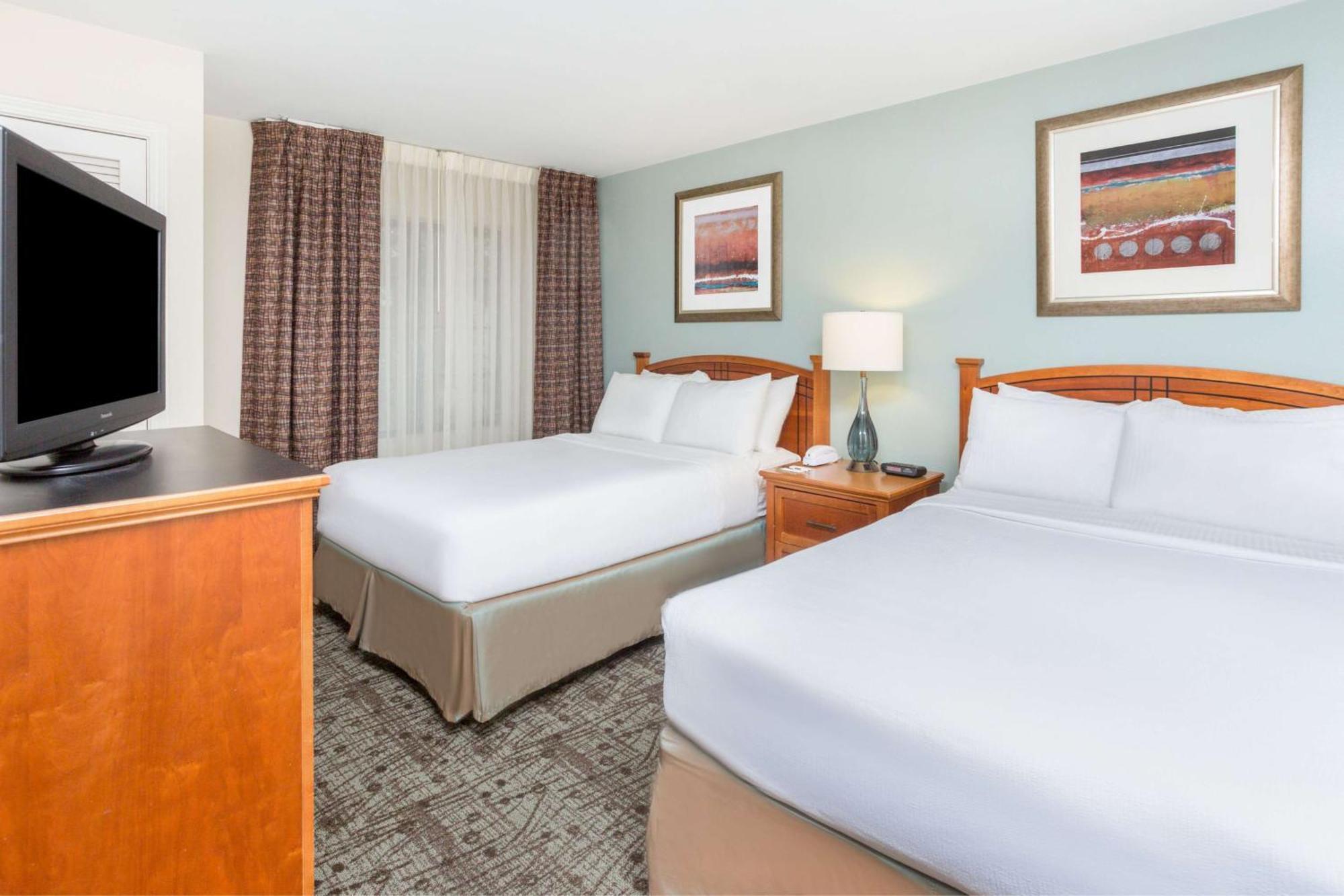 Two-Bedroom Suite with Three Queen Beds