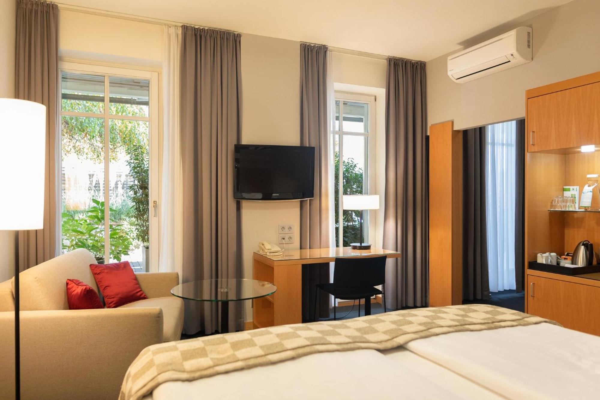 Habitación Estándar con cama extragrande - Ala del jardín