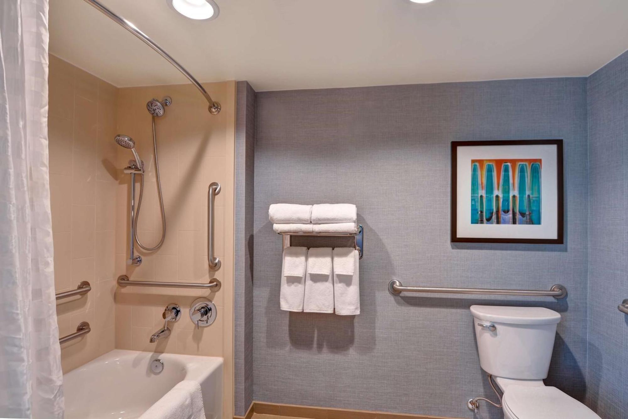 King Room with Accessible Tub - Disability Access