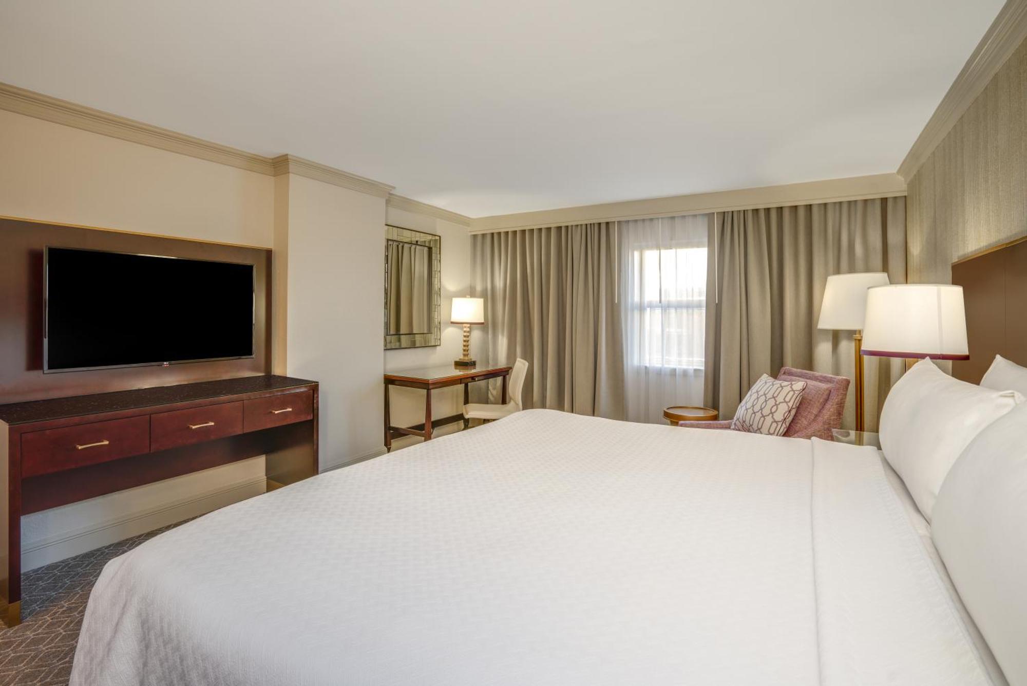 King Room - Astor Tower