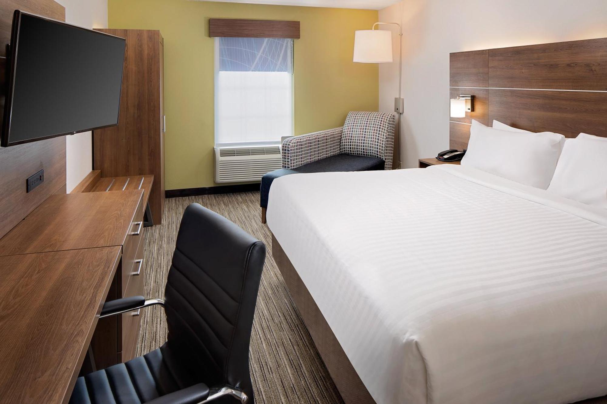 Standard King Room Accessible Tub Mobility Access
