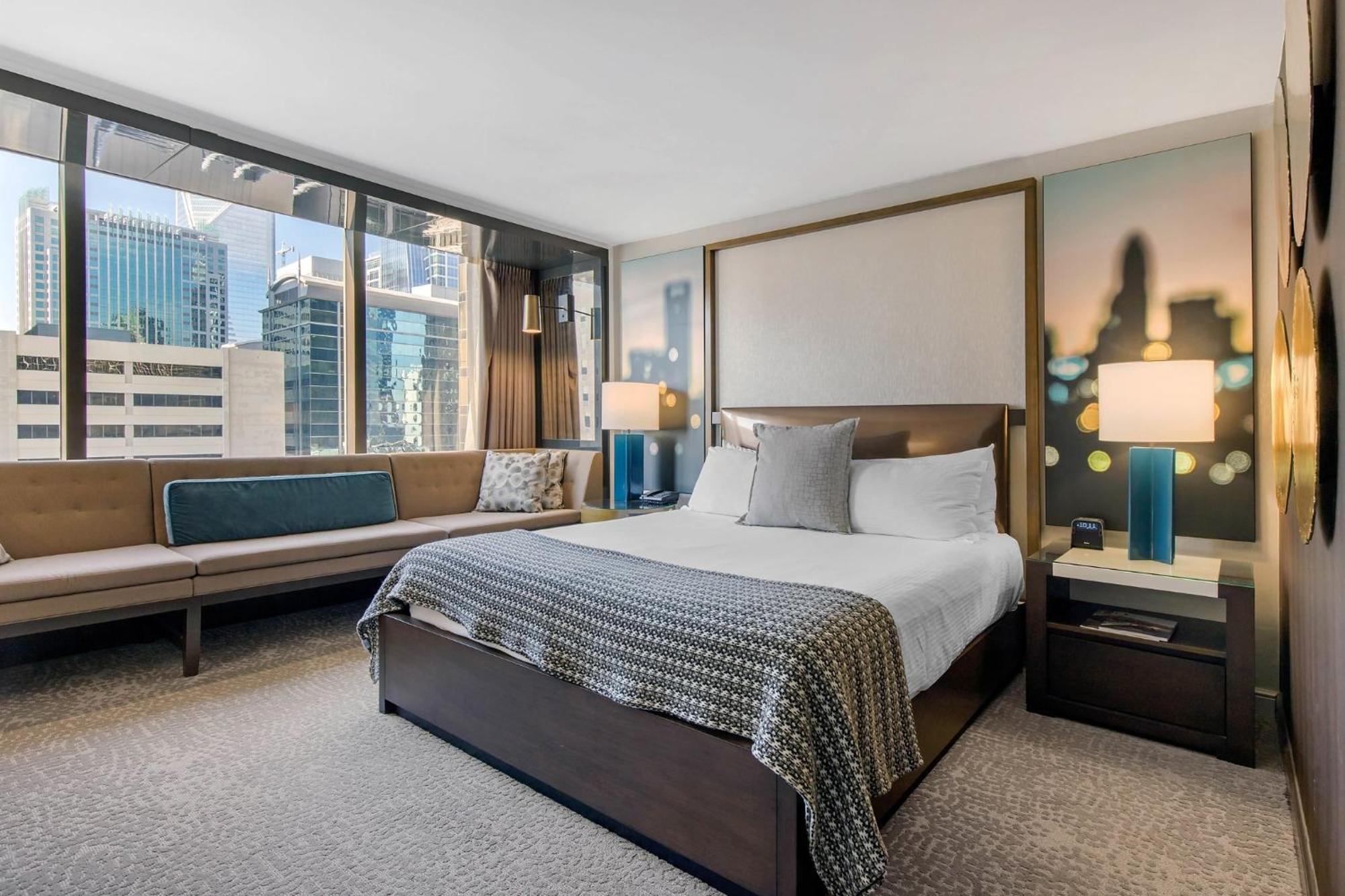 Deluxe Room 1 King Bed