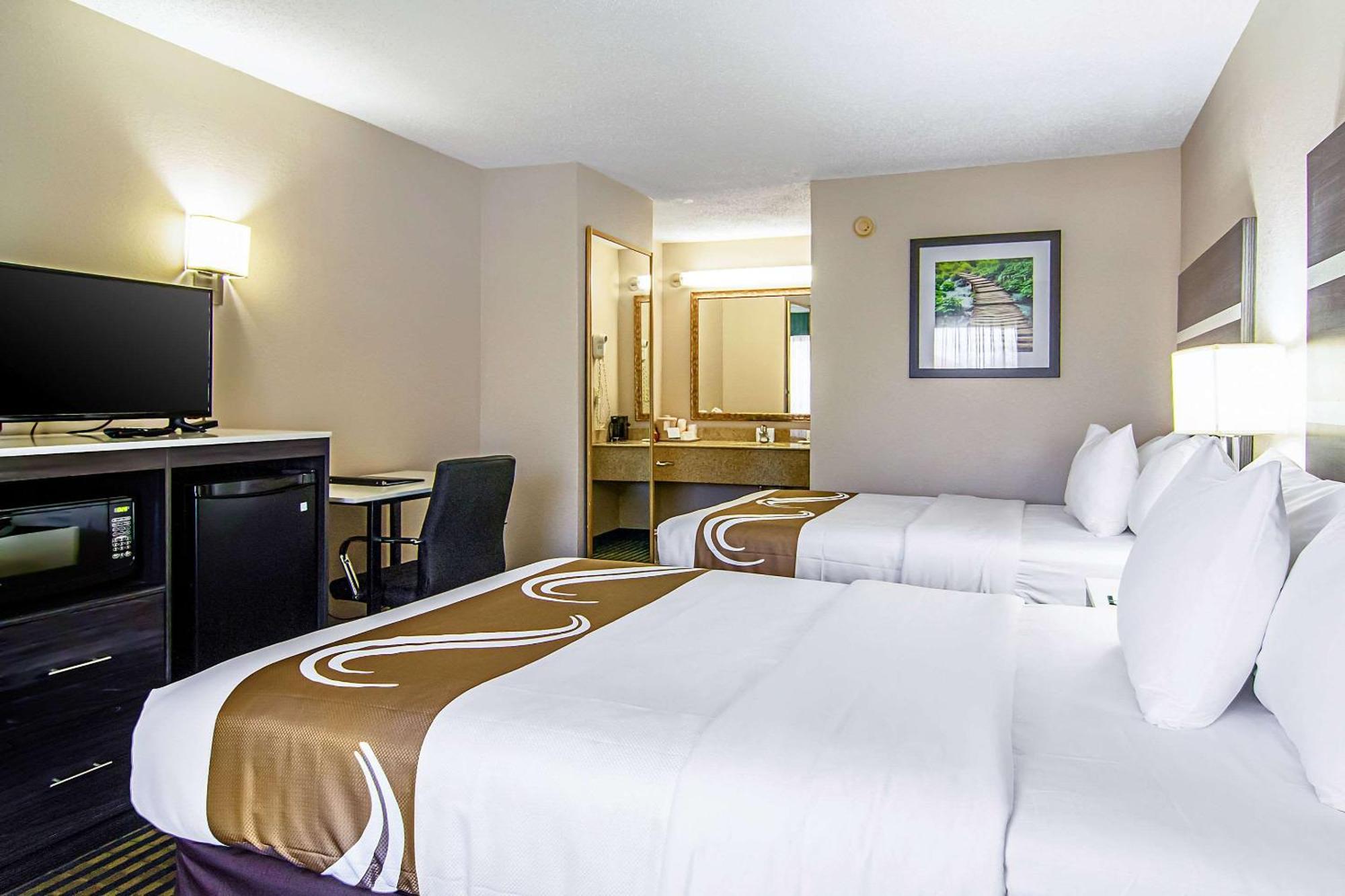 Room with Two Full Size Beds - Non-Smoking