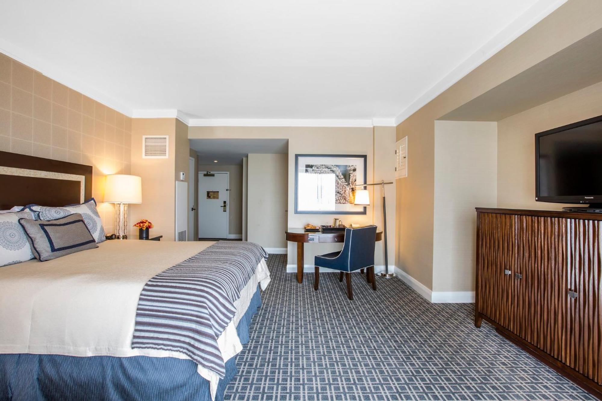 Premier King Room