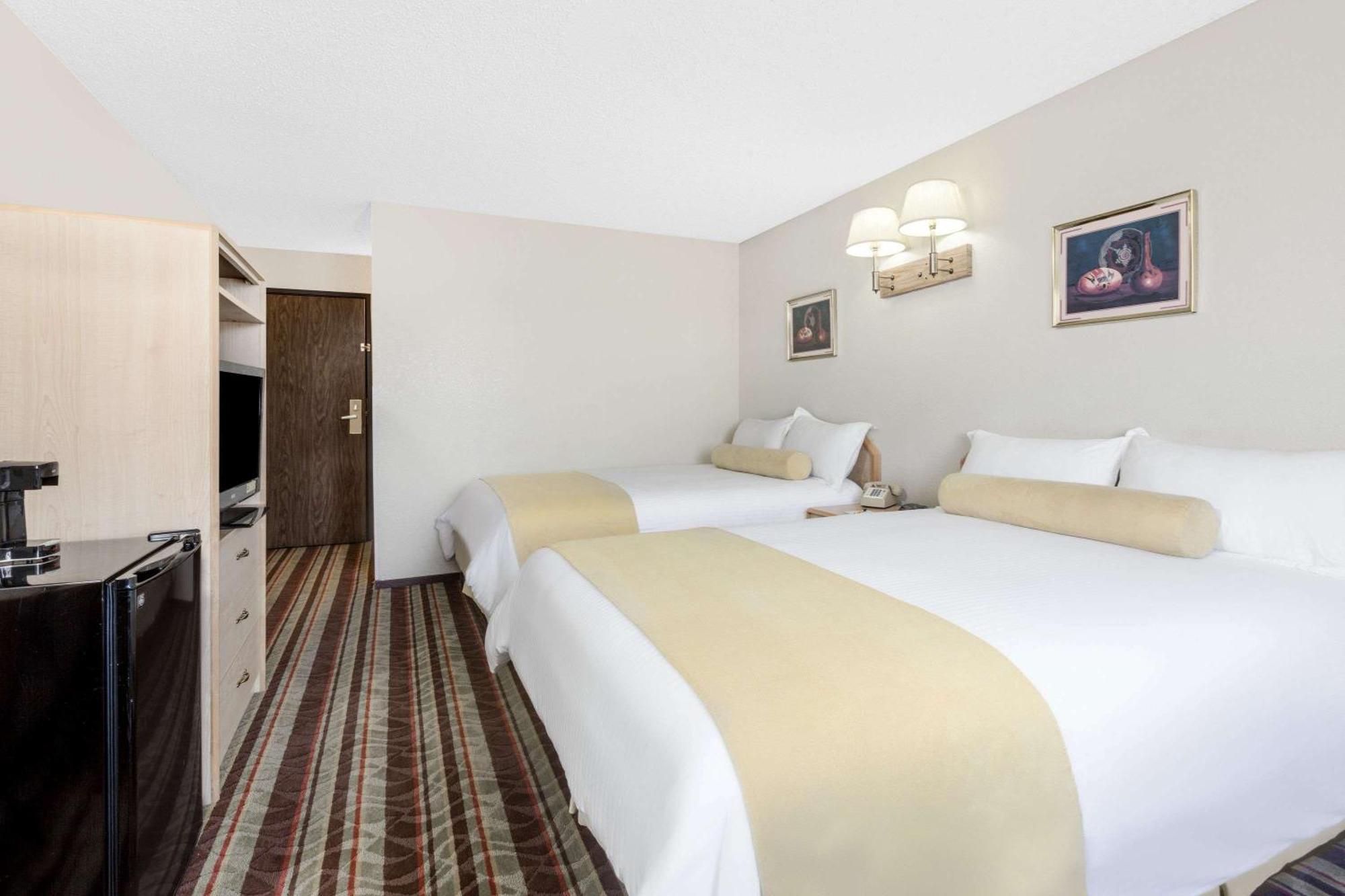 Double Room Two Double Beds Non-Smoking