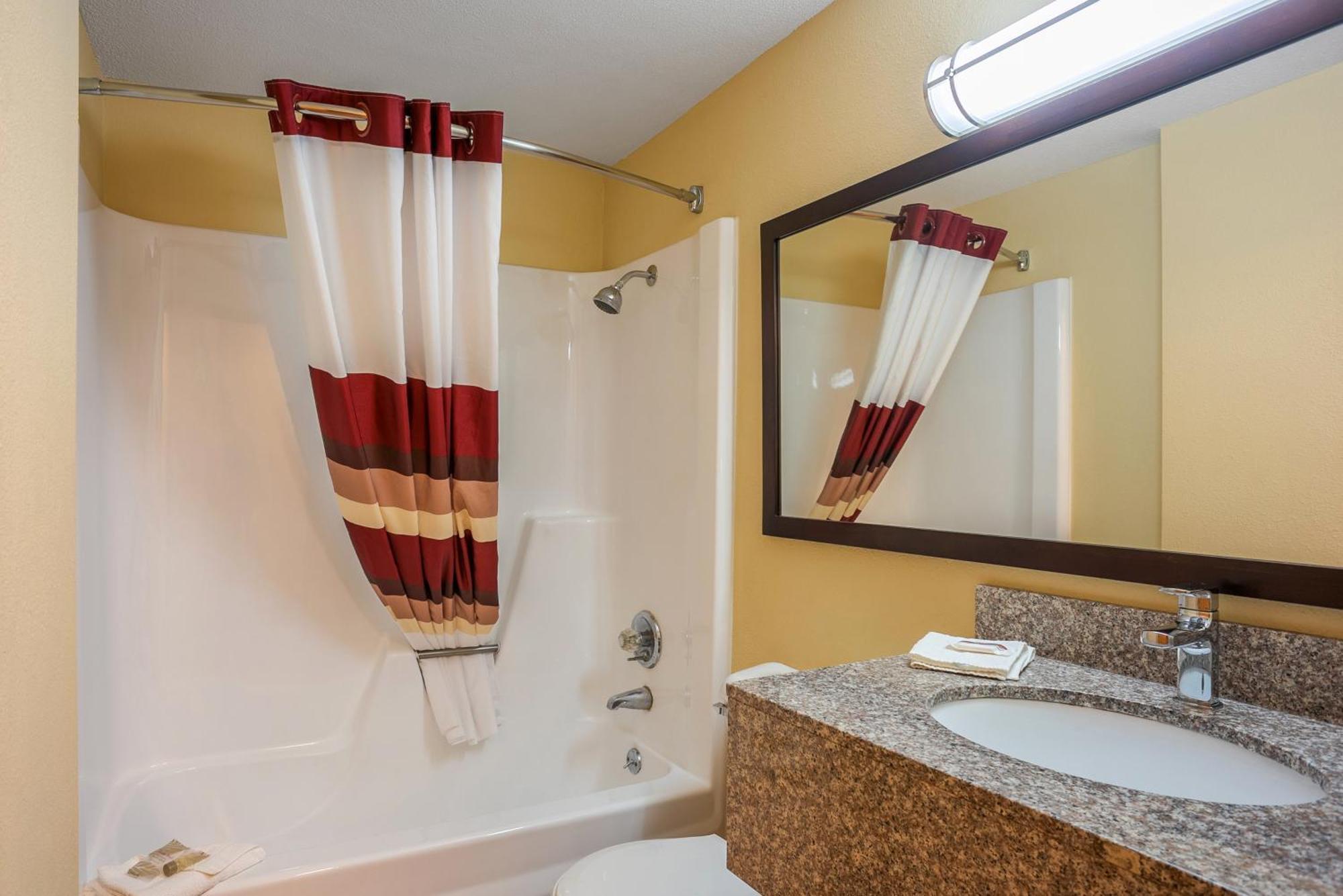 Deluxe Room One Queen Bed Disability Access Non-Smoking,1275945508:JPEG