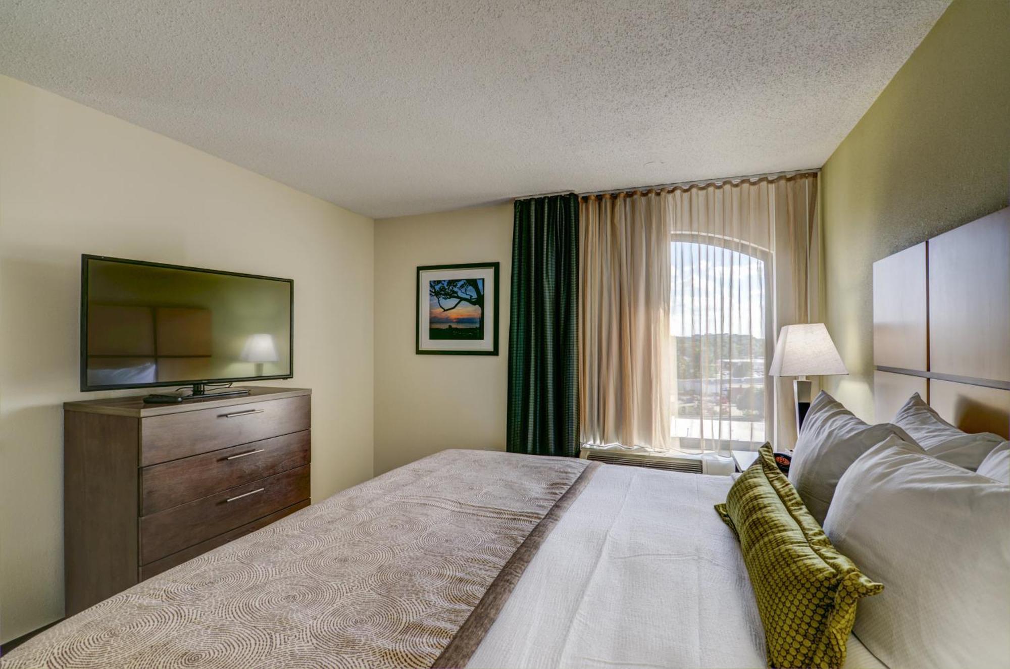 One-Bedroom King Suite