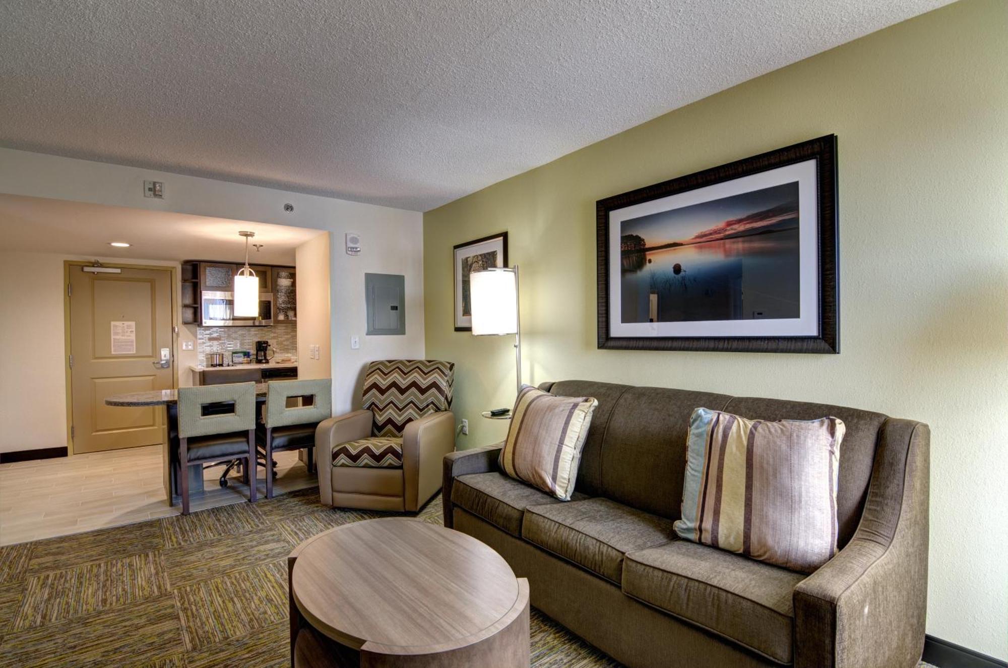 One-Bedroom King Suite