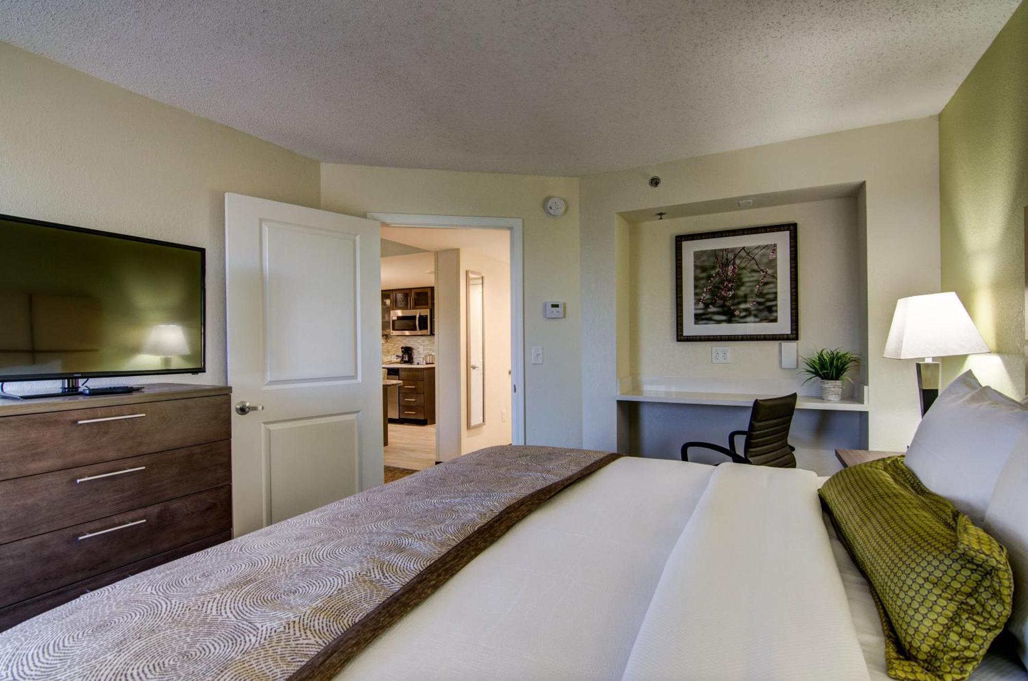 One-Bedroom King Suite