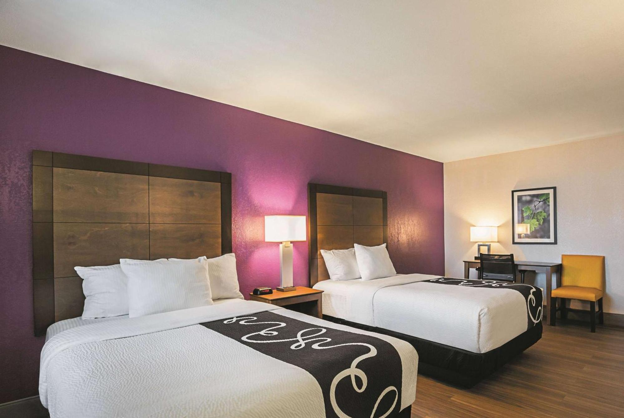 Double Room with Two Double Beds and Ocean View - Non-Smoking