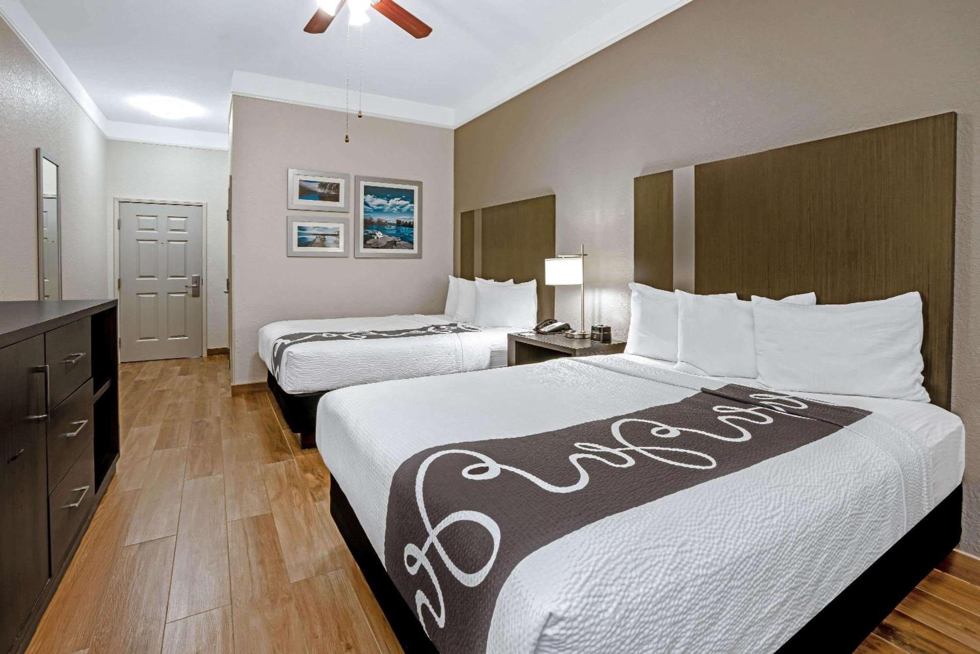 Queen Room Two Queen Beds