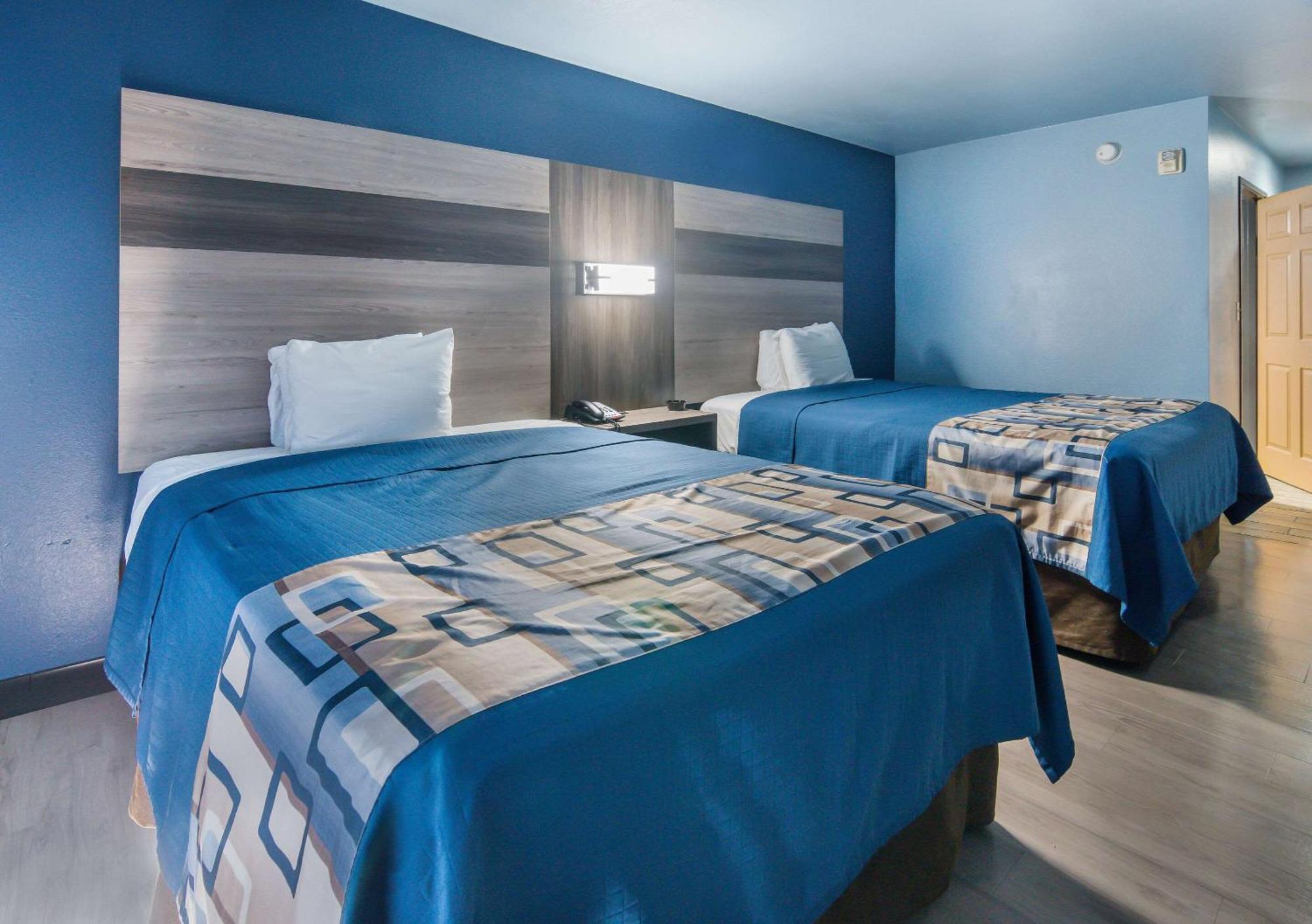 Efficiency Queen Room Two Queen Beds Accessible or Smoking