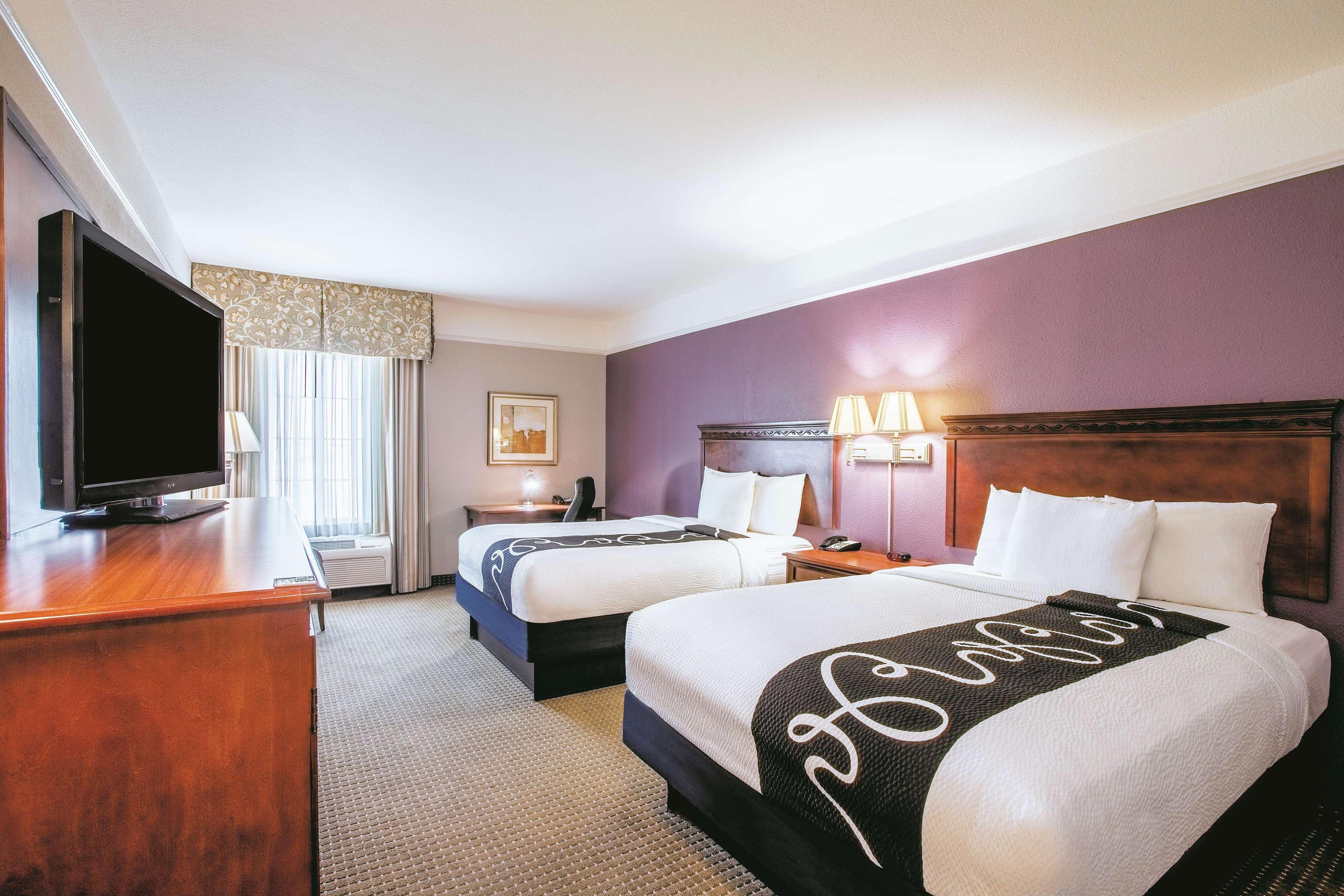 Deluxe Queen Room with Two Queen Beds