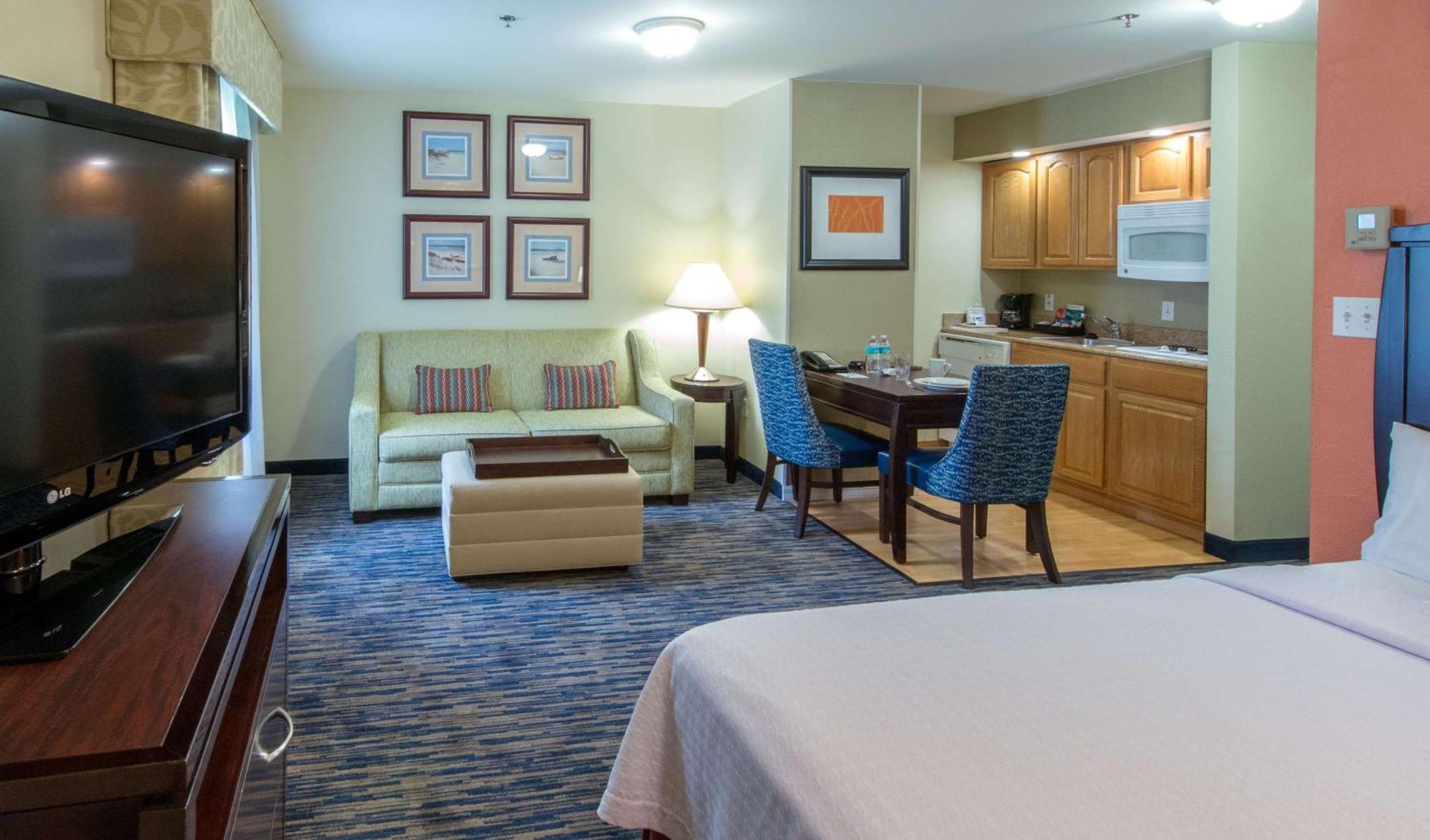 Studio Suite Two Double Beds Non-Smoking