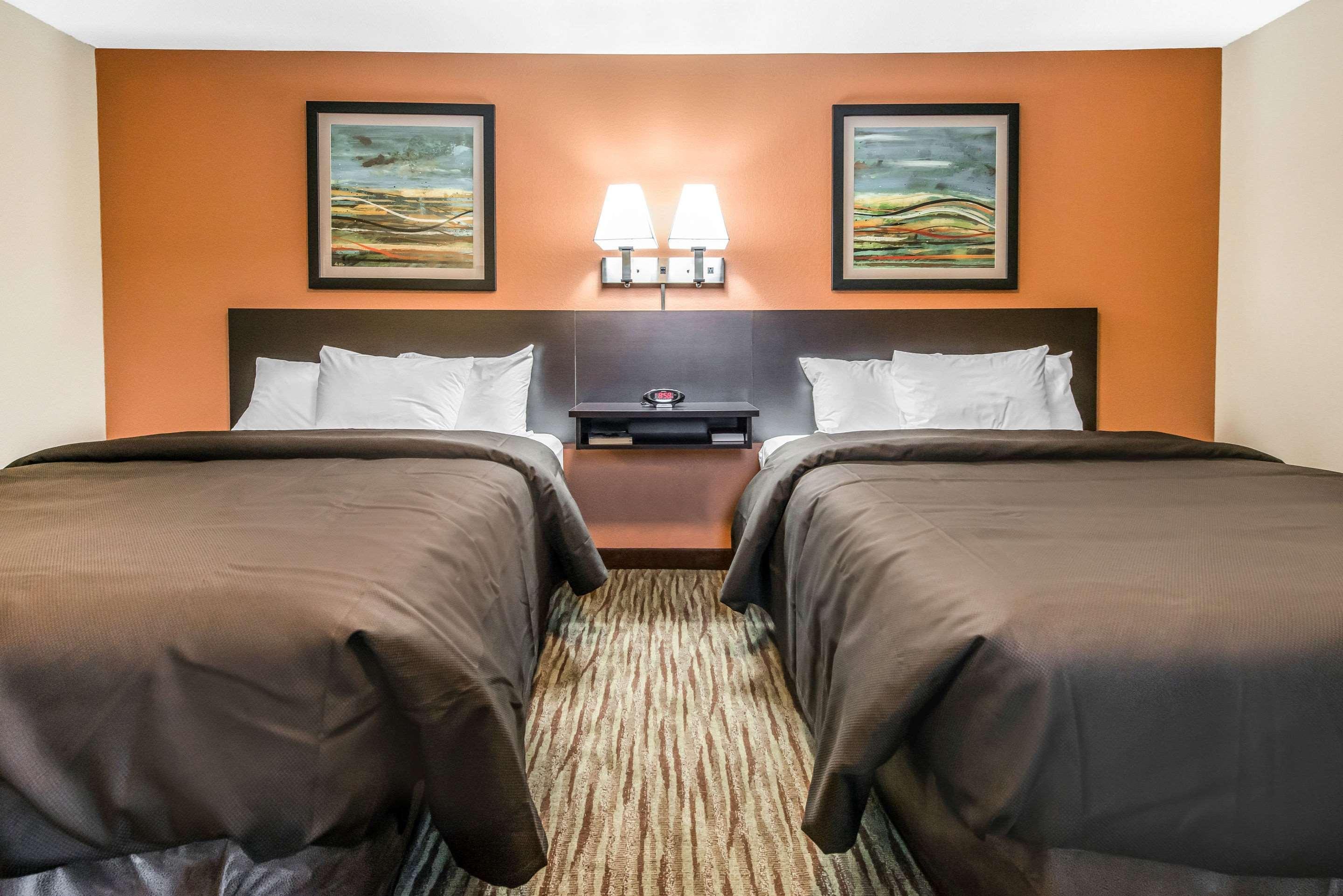 Efficiency Queen Room Two Queen Beds Non Smoking