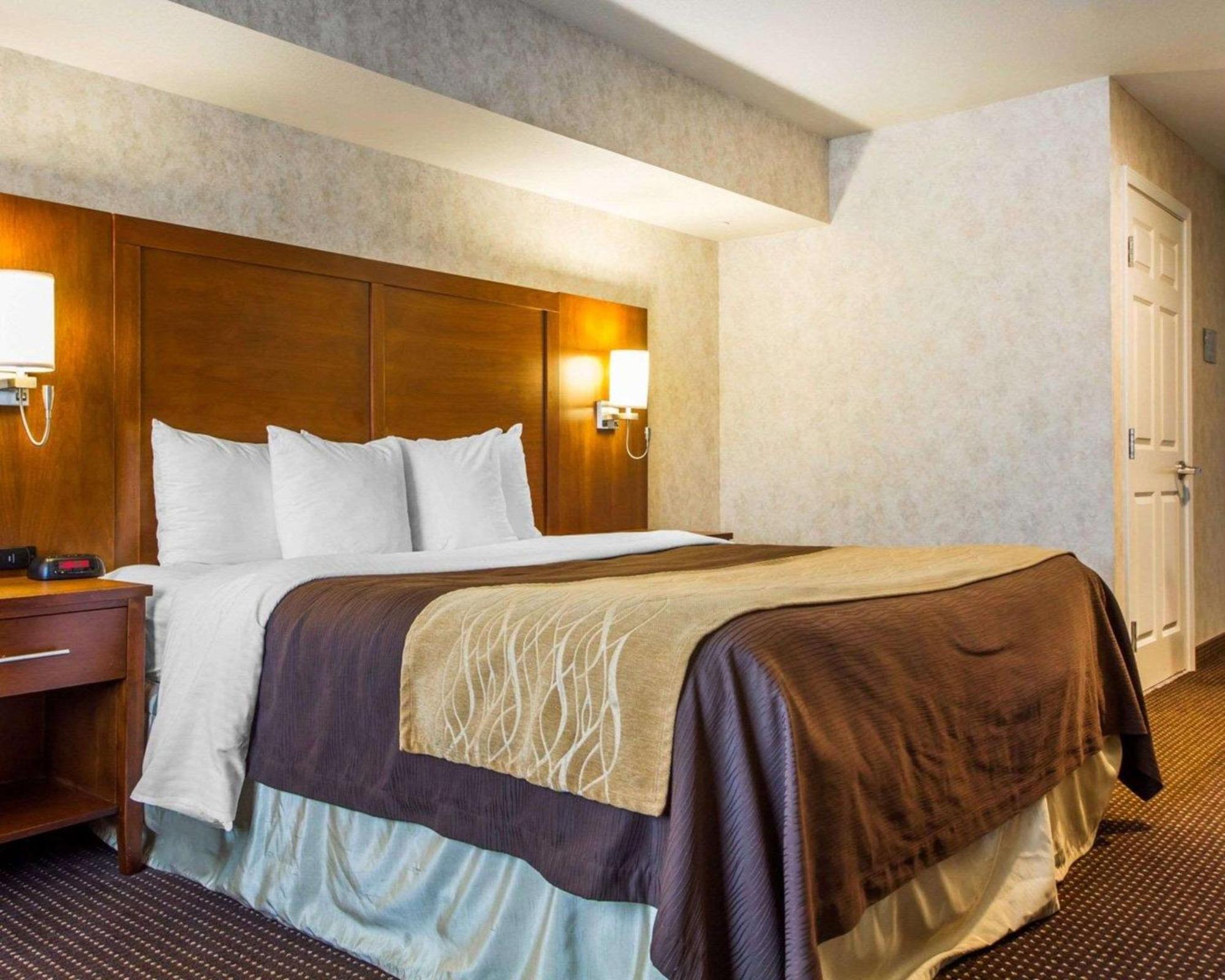 Queen Room - Accessible/Non-Smoking
