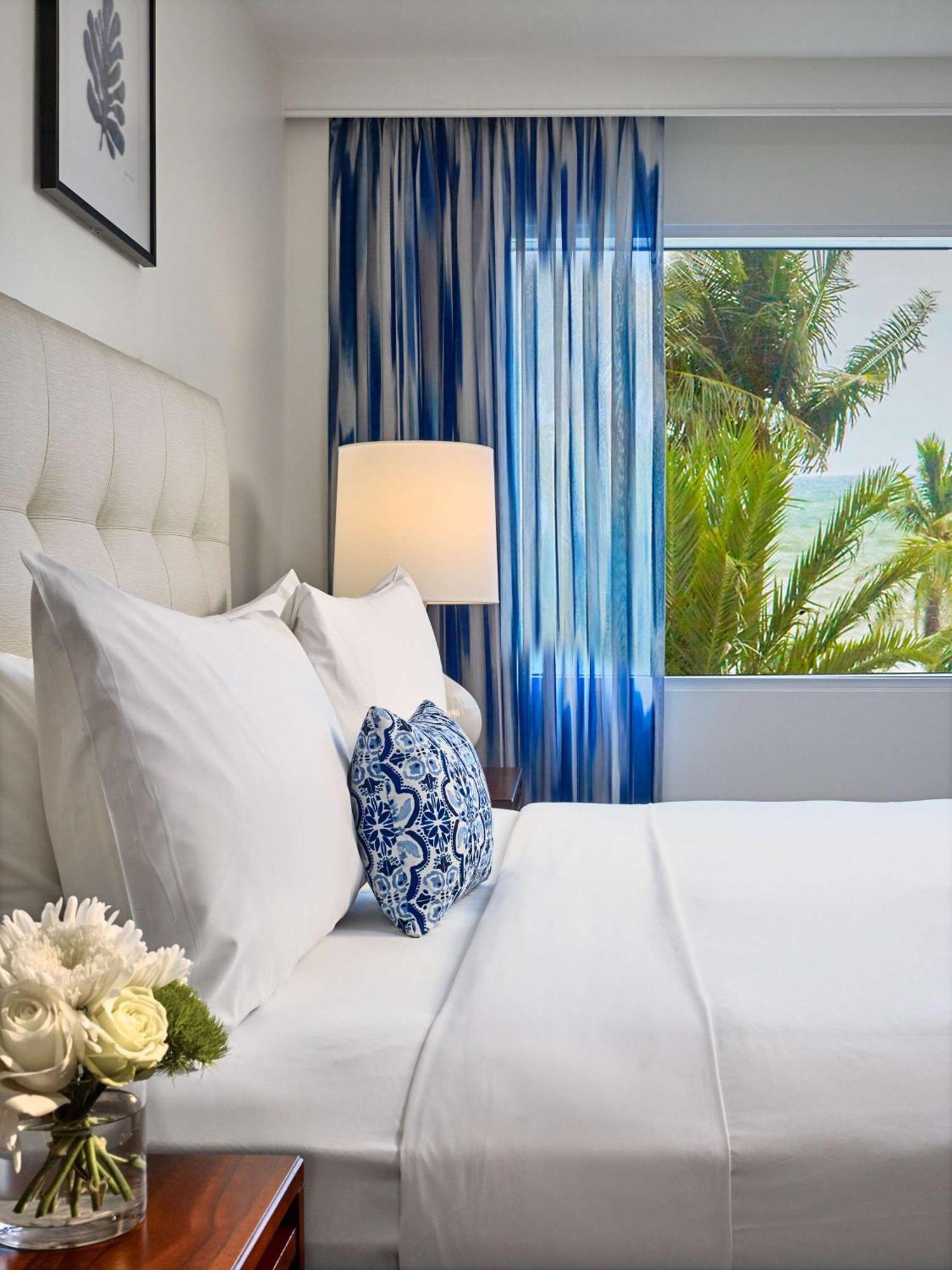 Deluxe King Room Ocean View