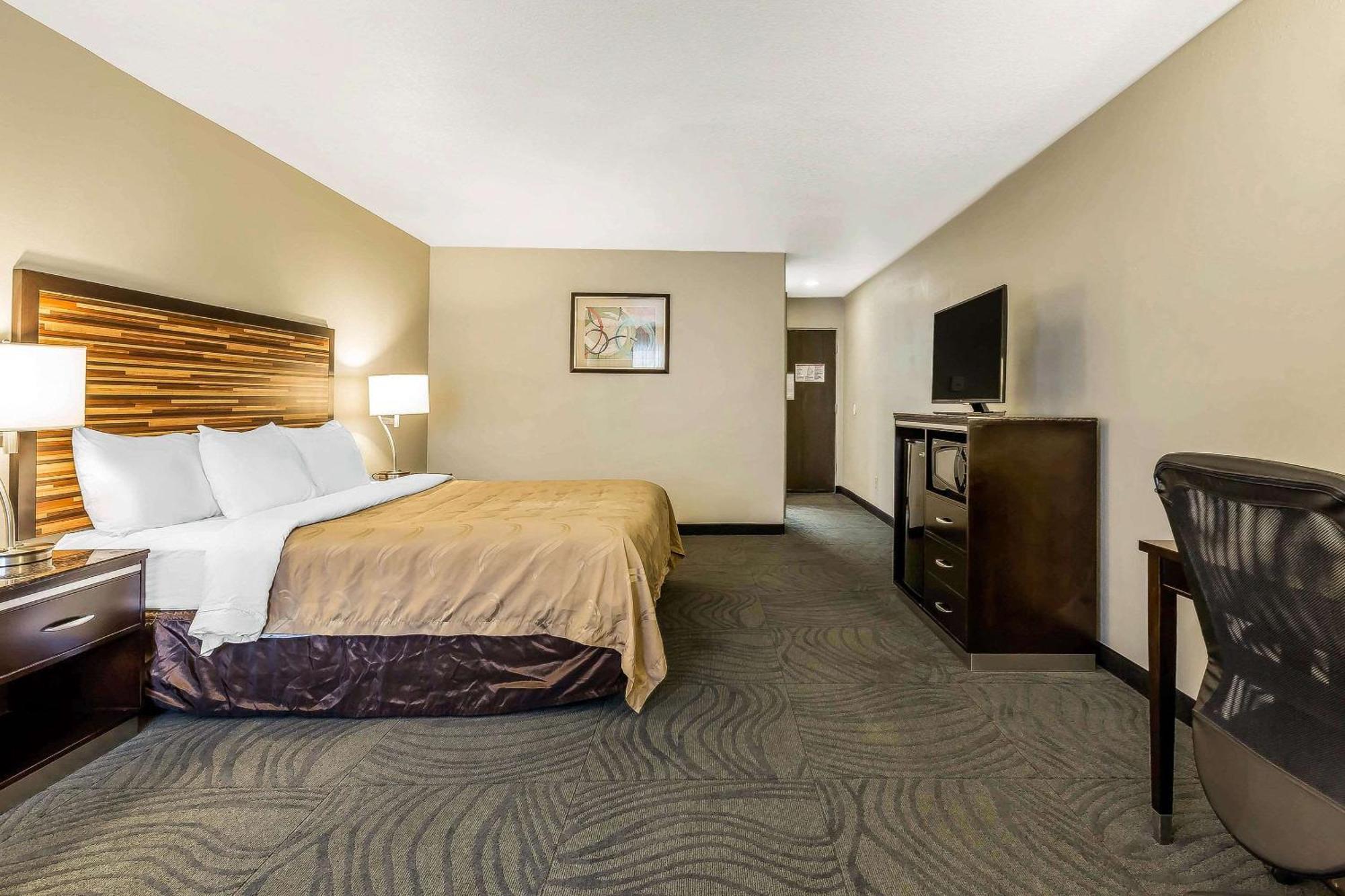 Standard Room 1 King Bed Non Smoking