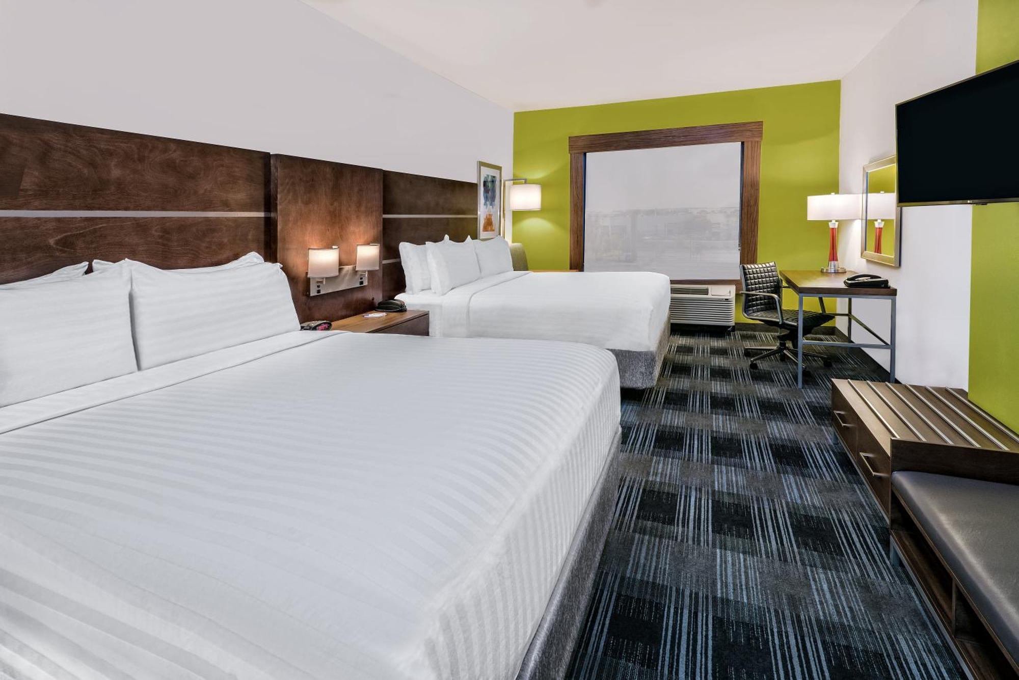 Standard Queen Room with Two Queen Beds