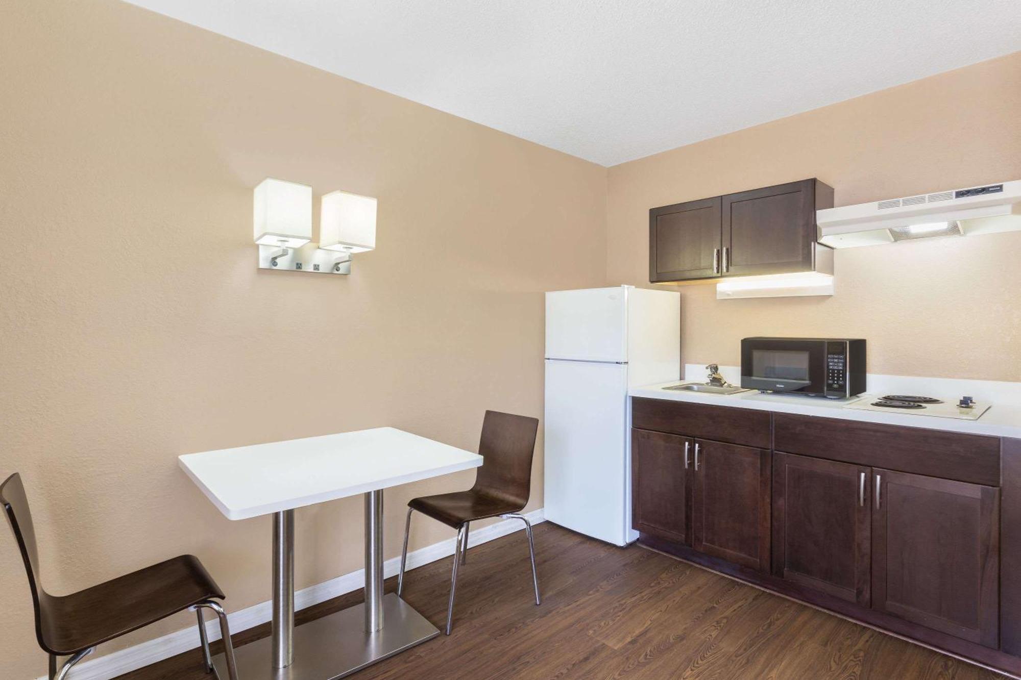 One-Bedroom King Suite Non-Smoking