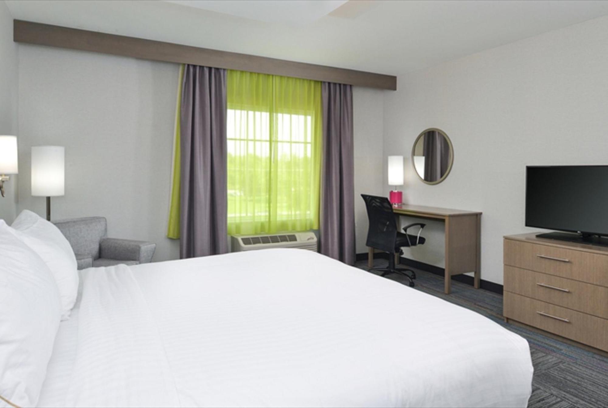 Standard King Room