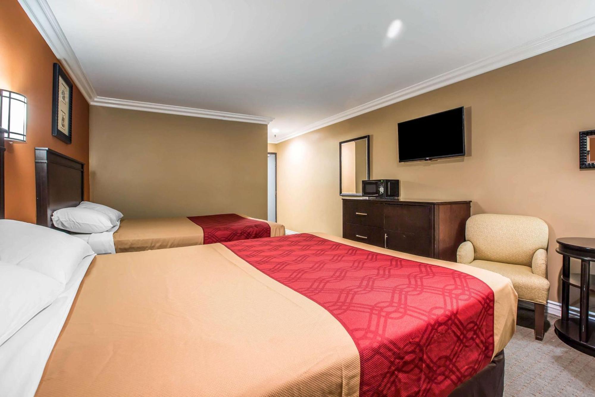 Queen Room Two Queen Beds Non-Smoking