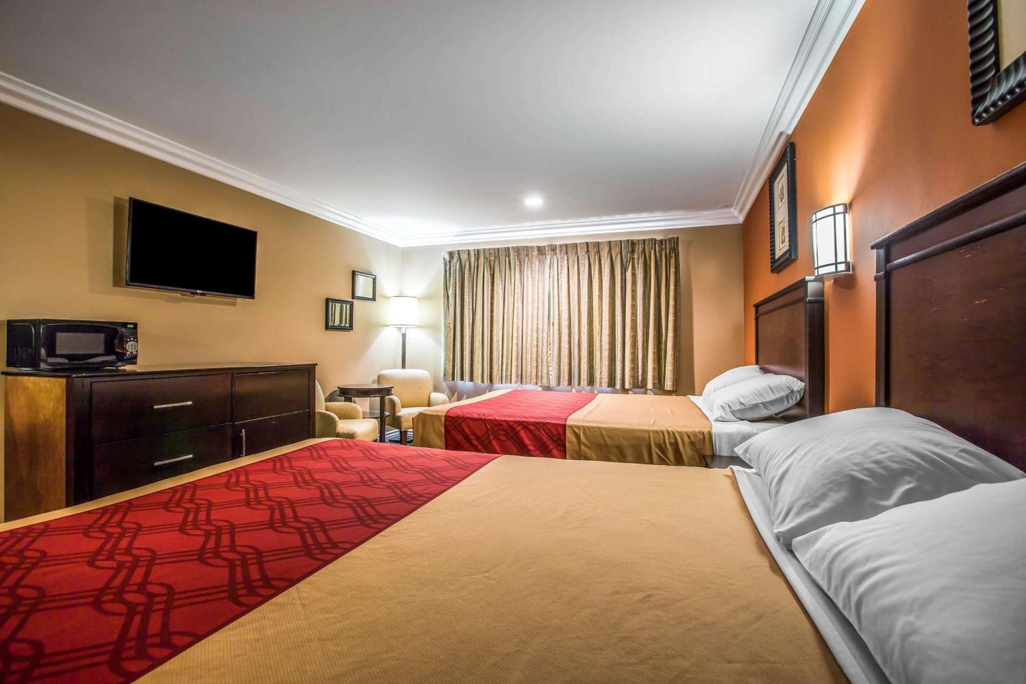 Queen Room Two Queen Beds Non-Smoking