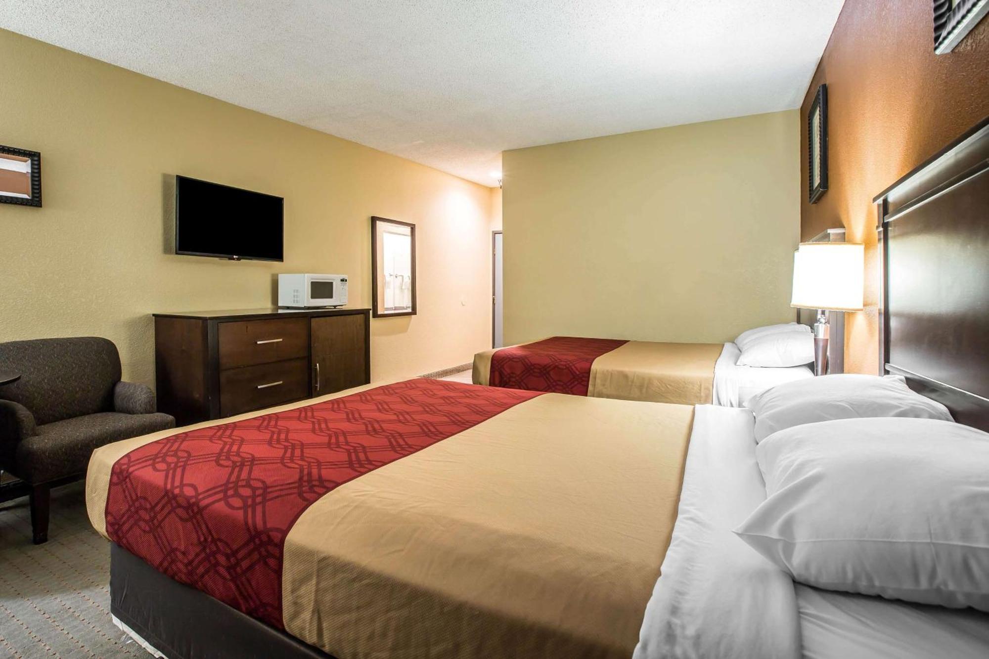 Queen Room Two Queen Beds Non-Smoking