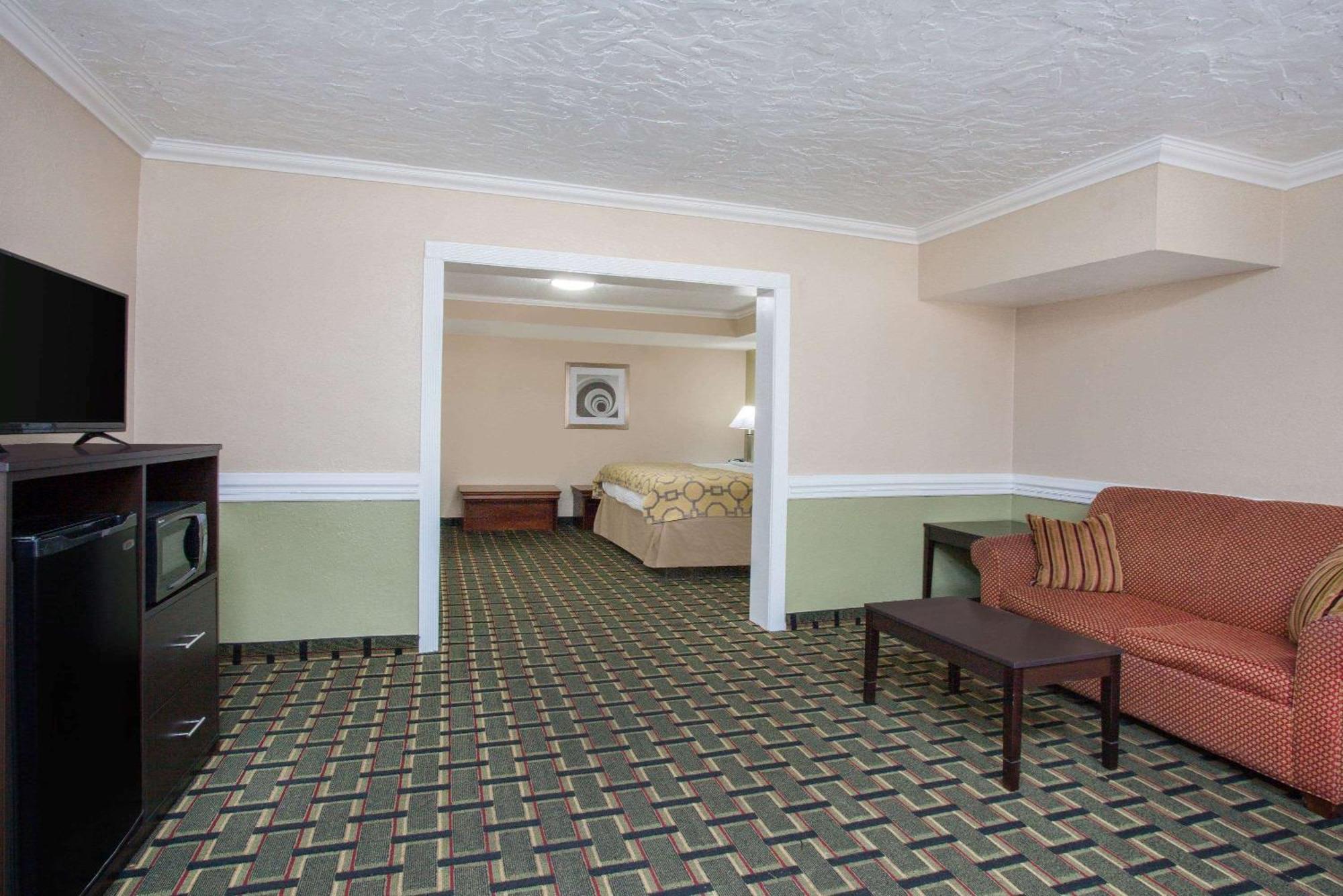 1 King Bed, Deluxe Studio Suite, Non-Smoking Room