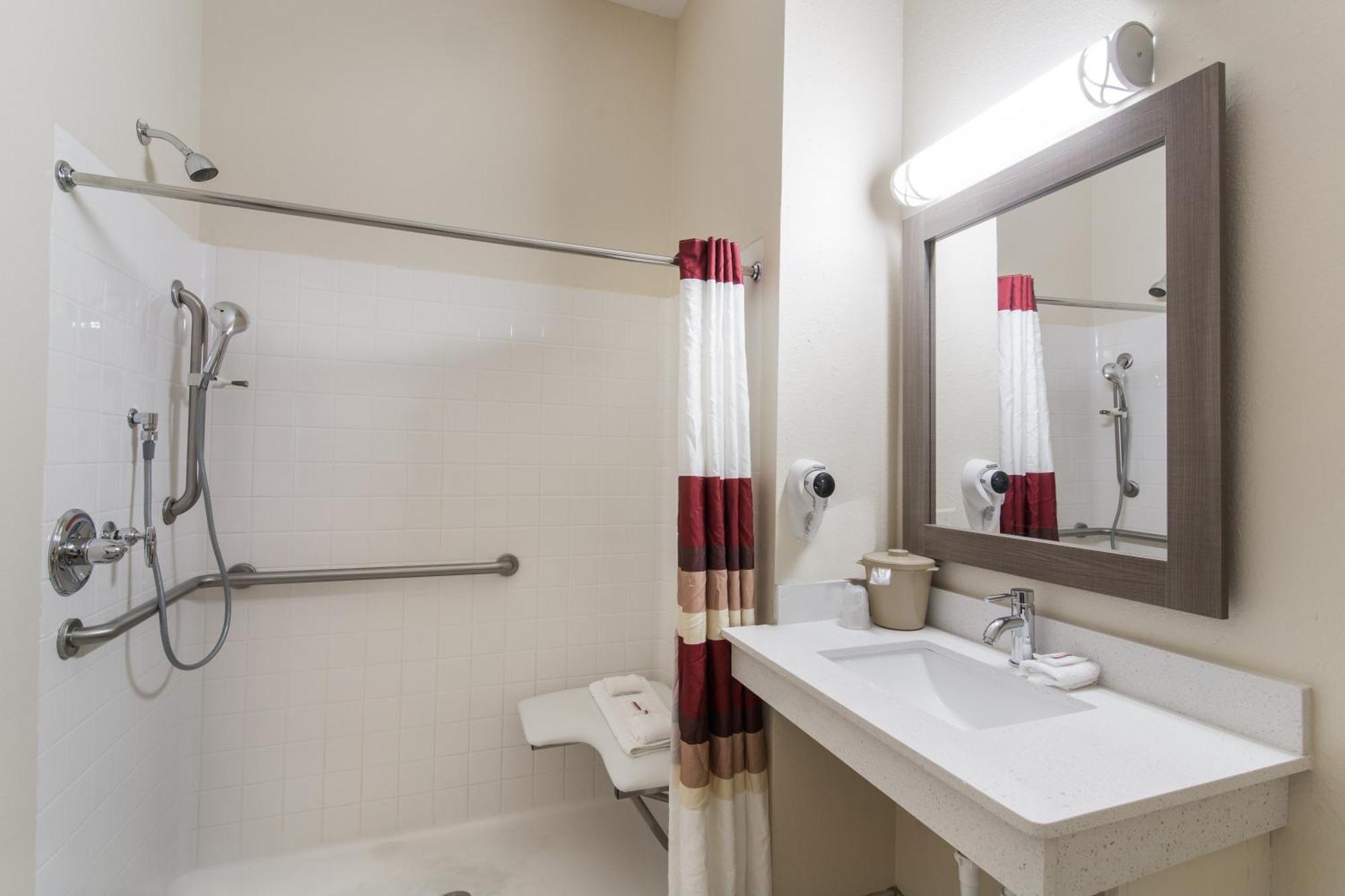 Deluxe King Room - Disability Access/Kitchenette/Non-Smoking